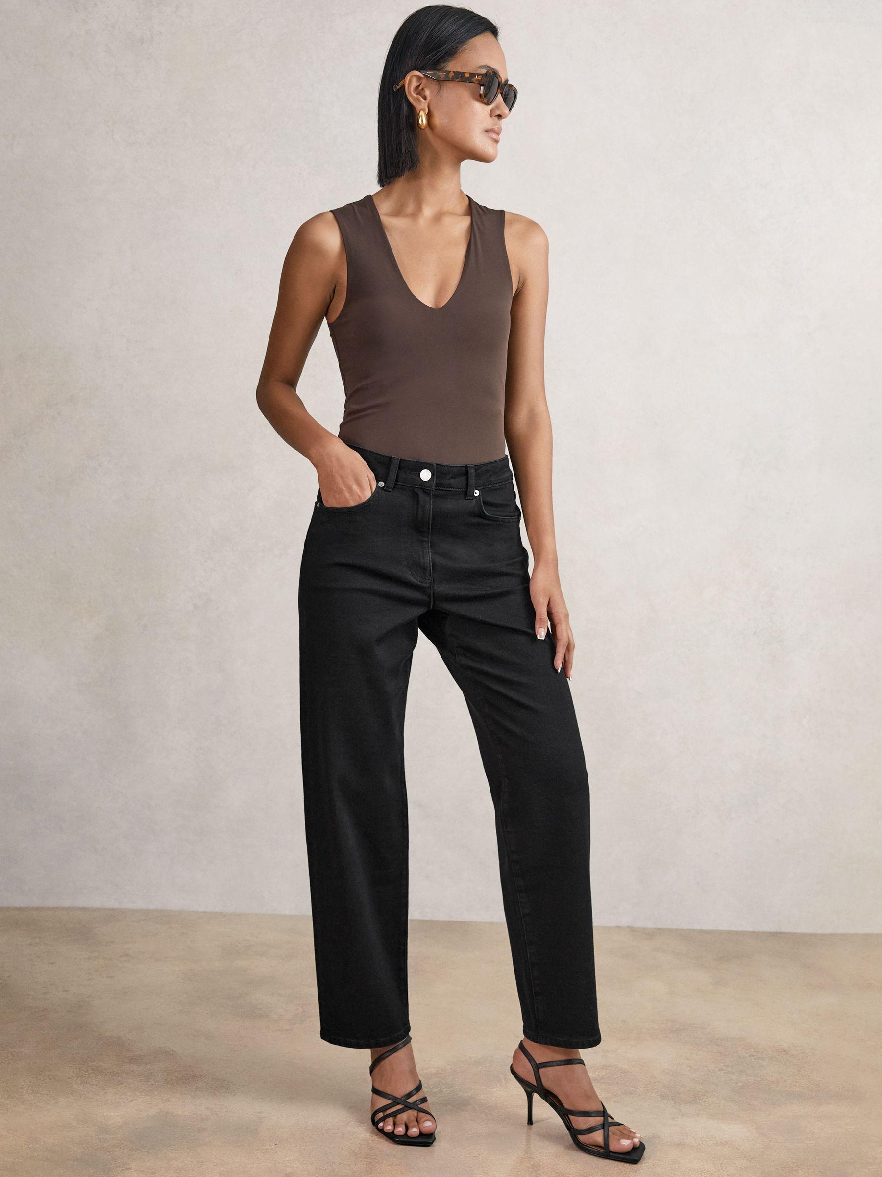 Mid Rise Straight Leg Jeans in Black Product Image