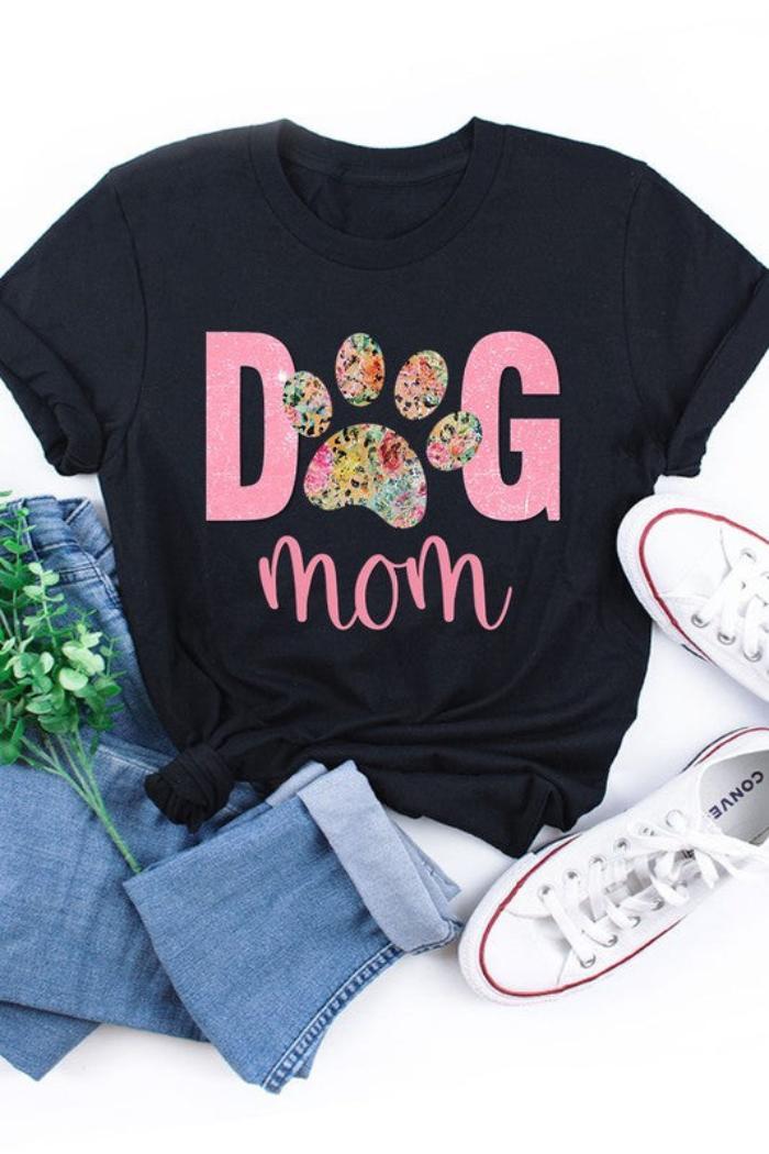 Dog Mom Graphic Tees Product Image