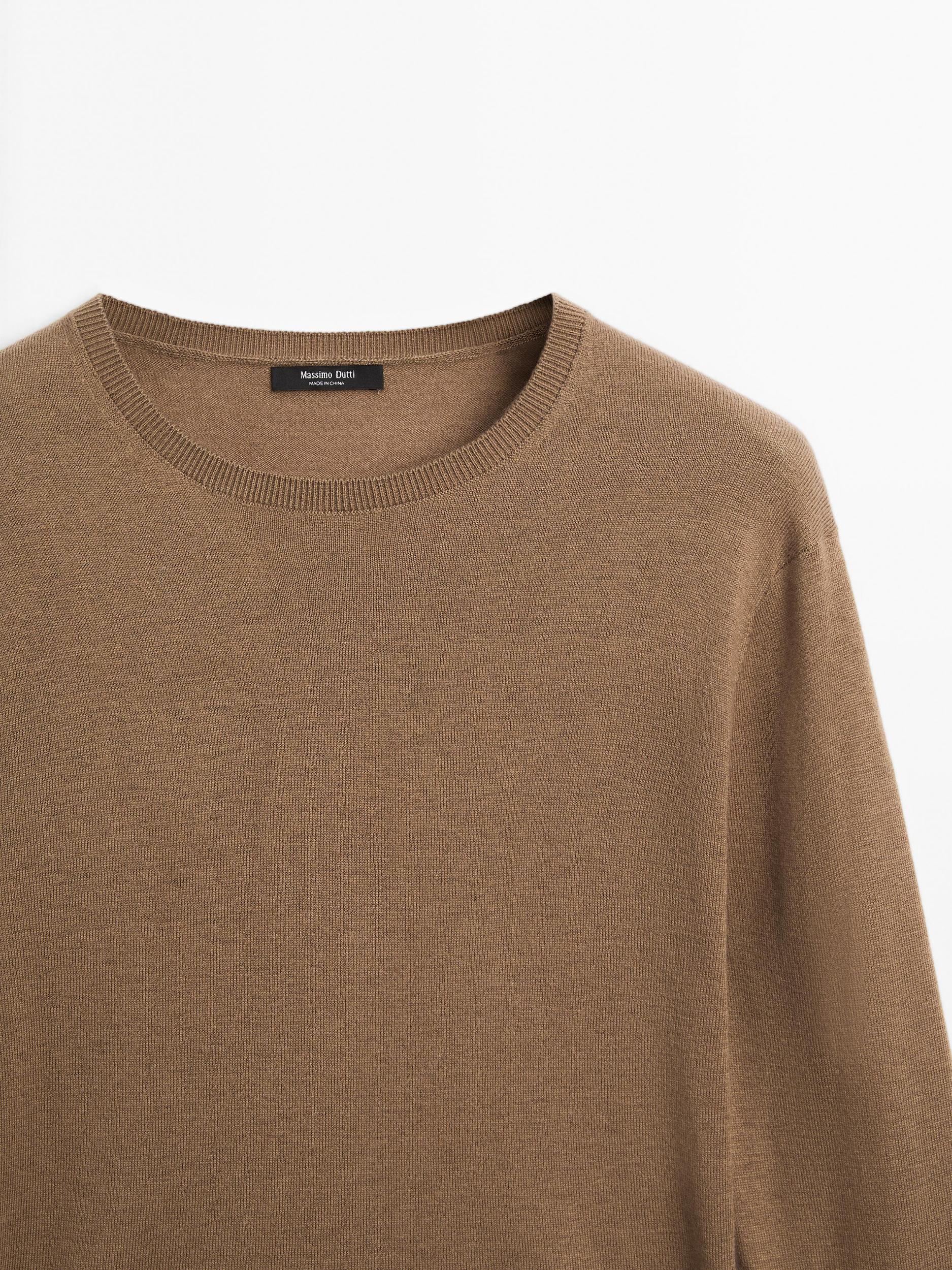 Wool blend knit sweater with crew neck Product Image