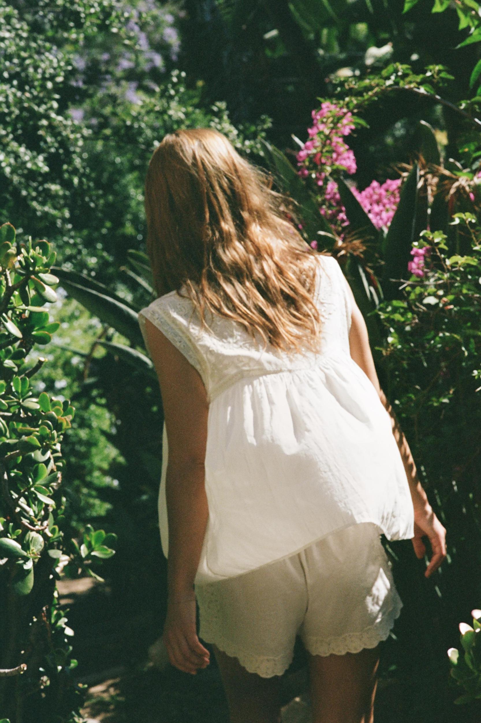 EMBROIDERED LACE TOP LIMITED EDITION Product Image