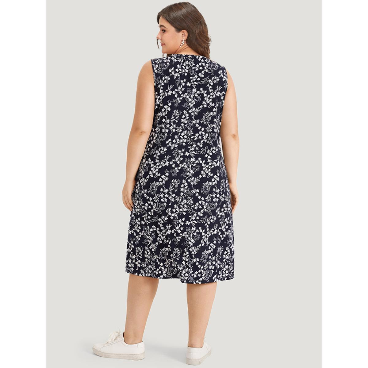Plus Size Ditsy Floral Pocket Crew Neck Tank Dress Navy Women Casual Printed Round Neck Sleeveless Curvy Midi Dress BloomChic 22-24/3X Product Image