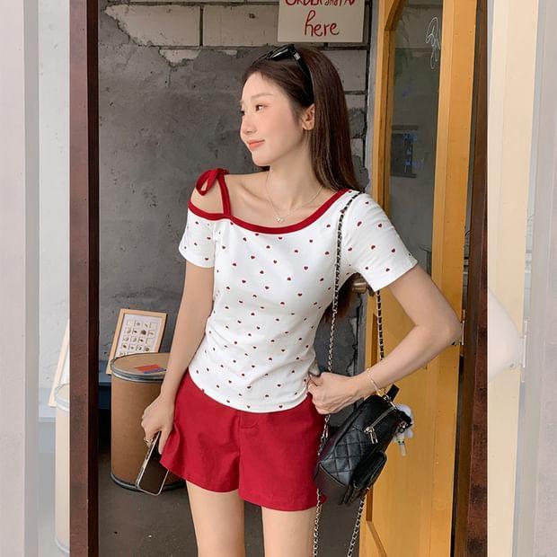 Short-Sleeve Off Shoulder Dotted Top / Shorts Product Image