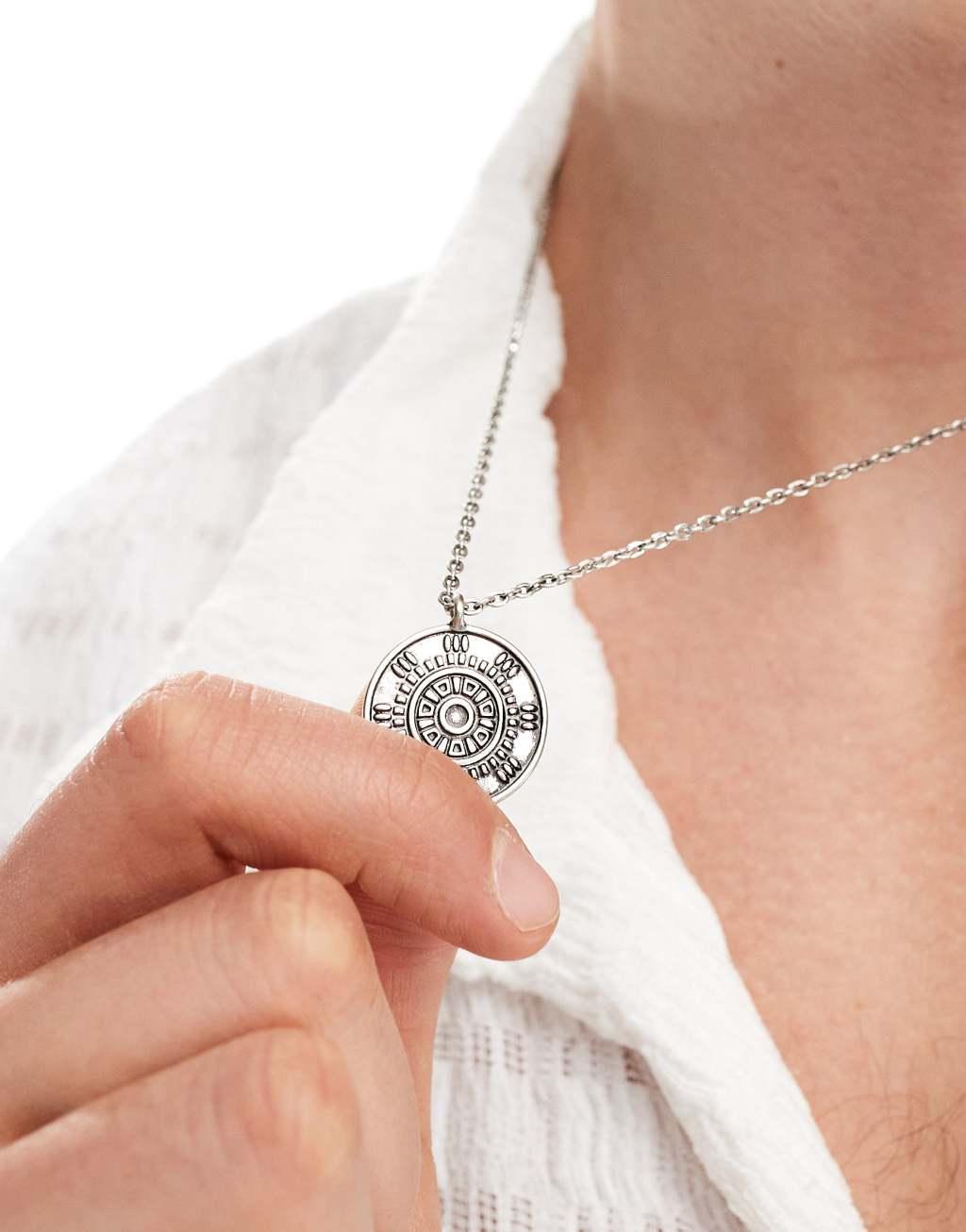 Classics 77 compass pendant necklace in silver Product Image