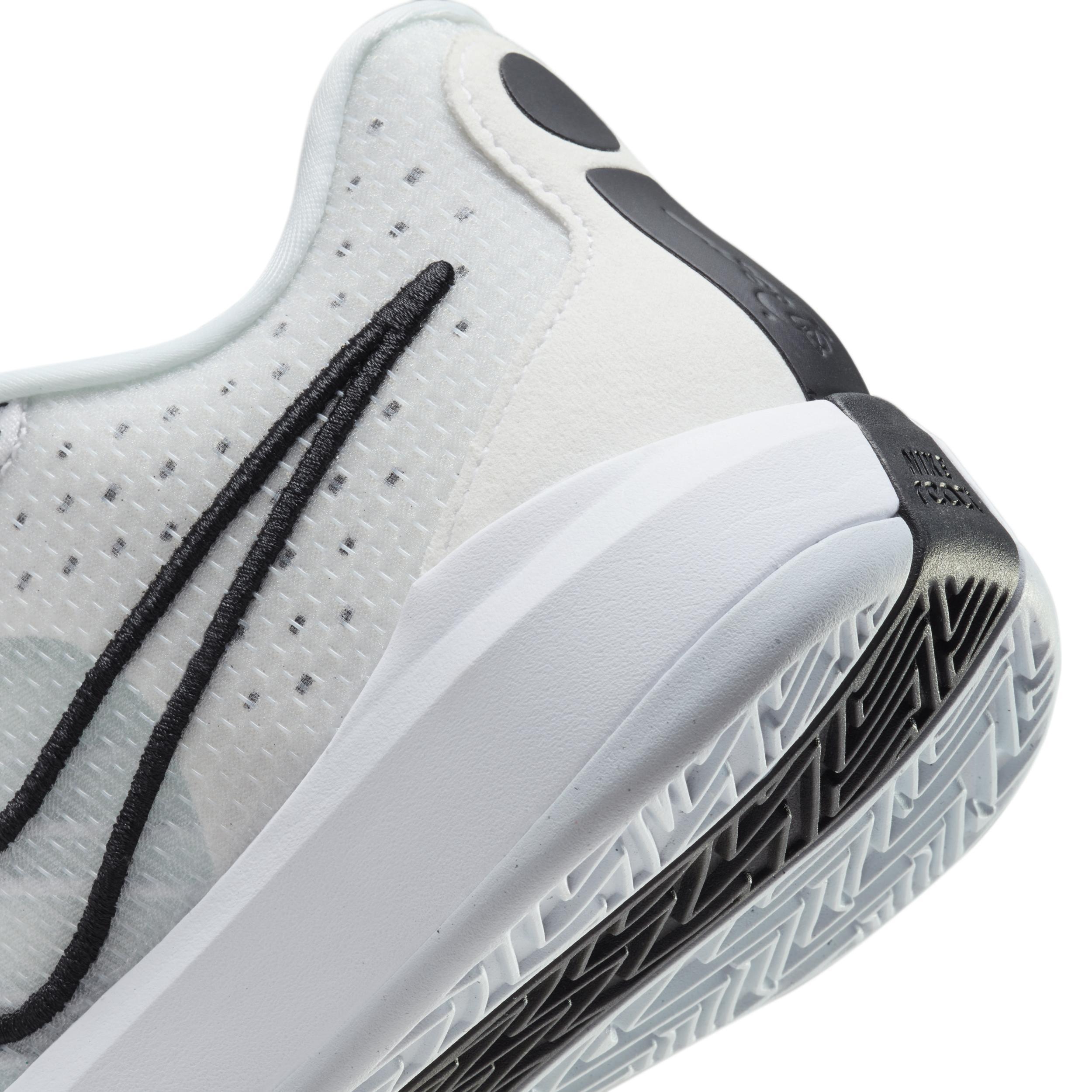 Nike Womens Sabrina 1 Magnetic Basketball Shoes Product Image