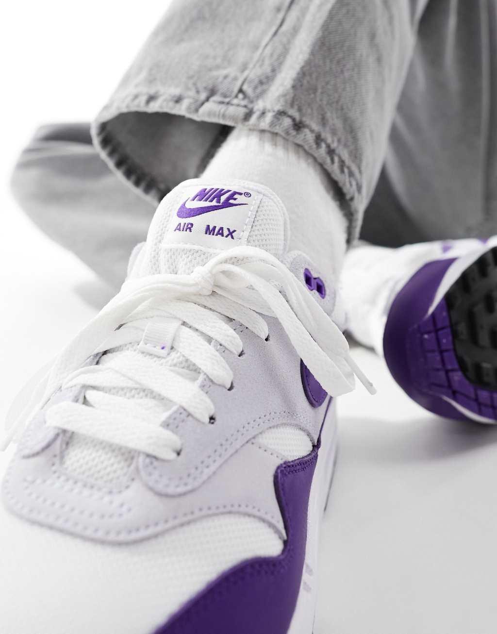 Nike Air Max 1 SE sneakers in white, gray and purple Product Image