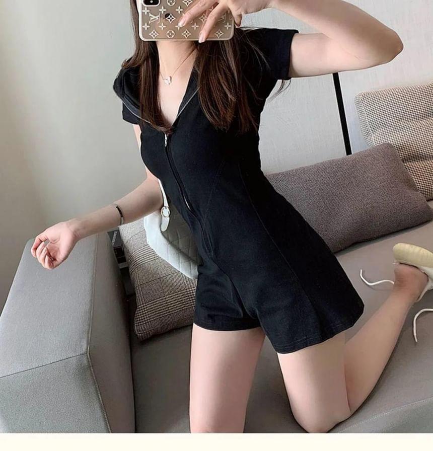 Short-Sleeve Plain Hood Zip Romper Product Image