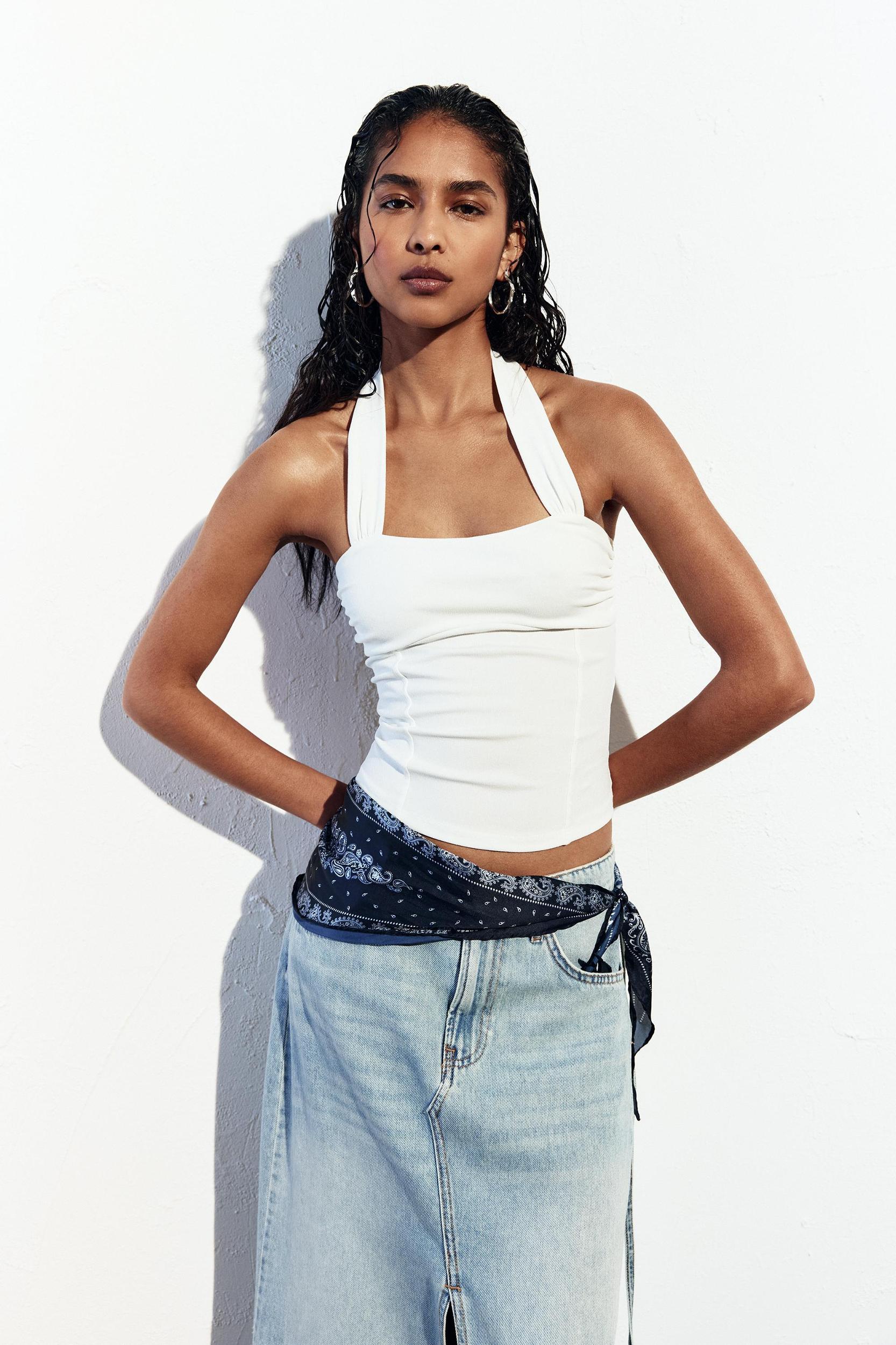 Top with straight neckline Product Image