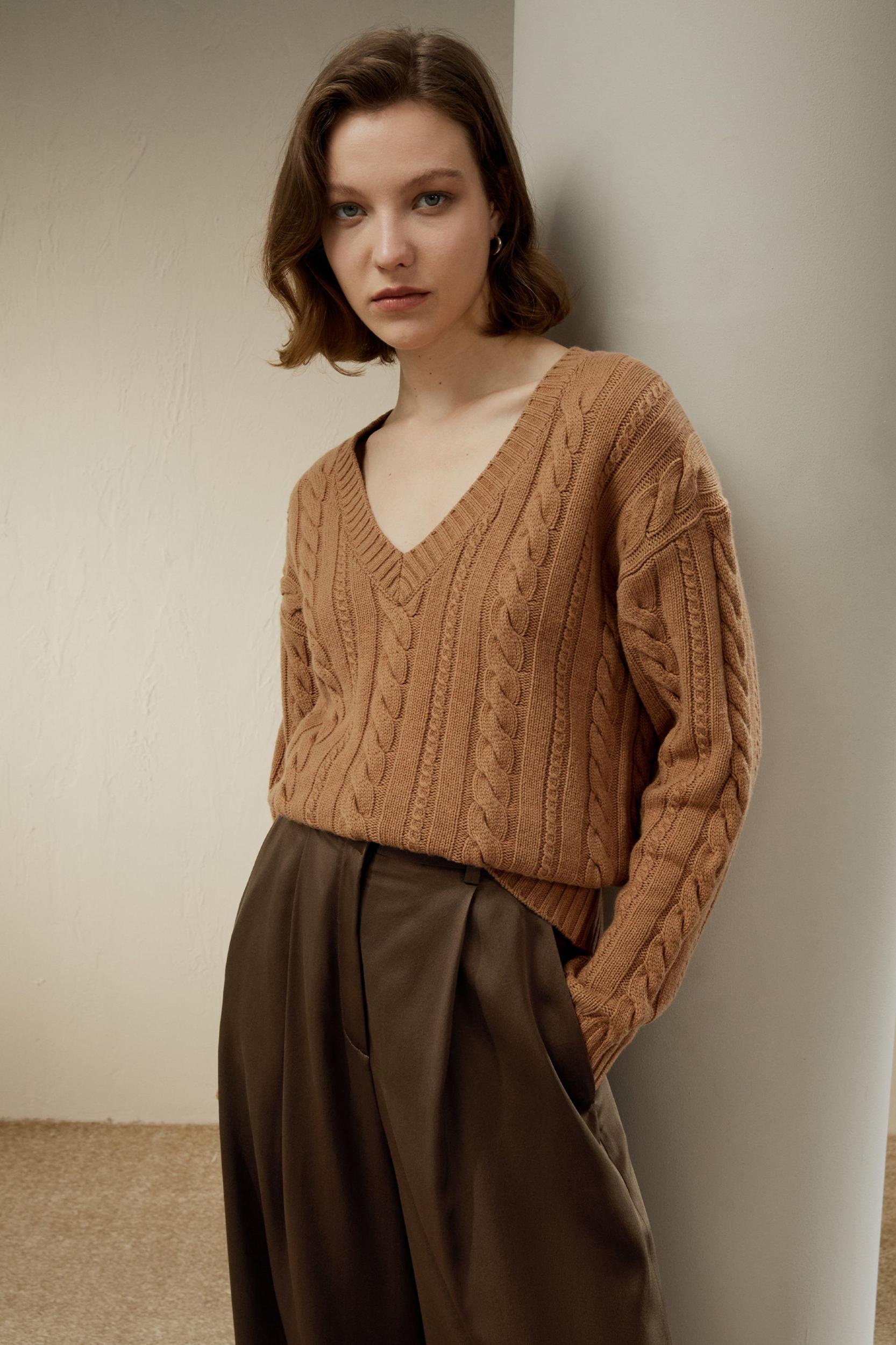 Cable-Knit Wool-Cashmere Blend Sweater Product Image
