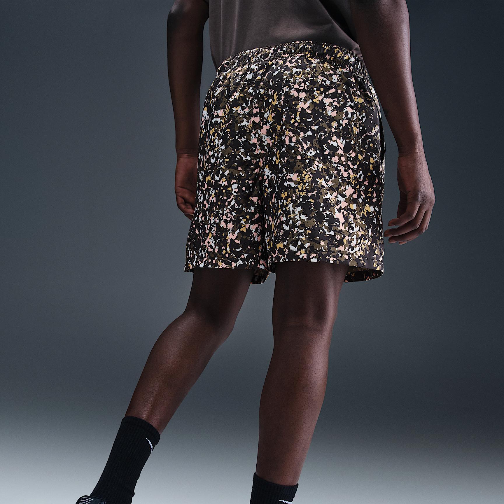 Mens Nike Sportswear Club Woven Shorts | IF8502-222 Product Image