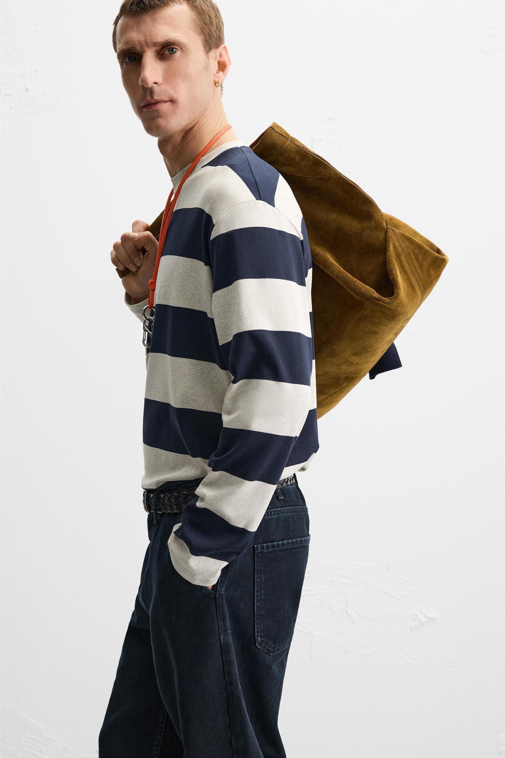 STRIPED T-SHIRT Product Image