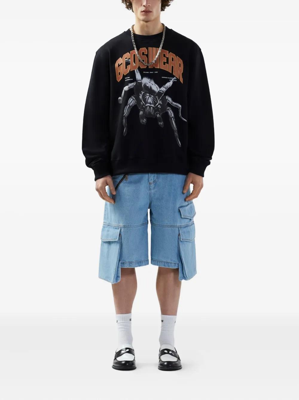 Spider sweatshirt Product Image