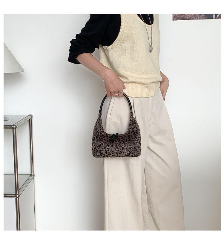 Leopard Print Shoulder Bag Product Image