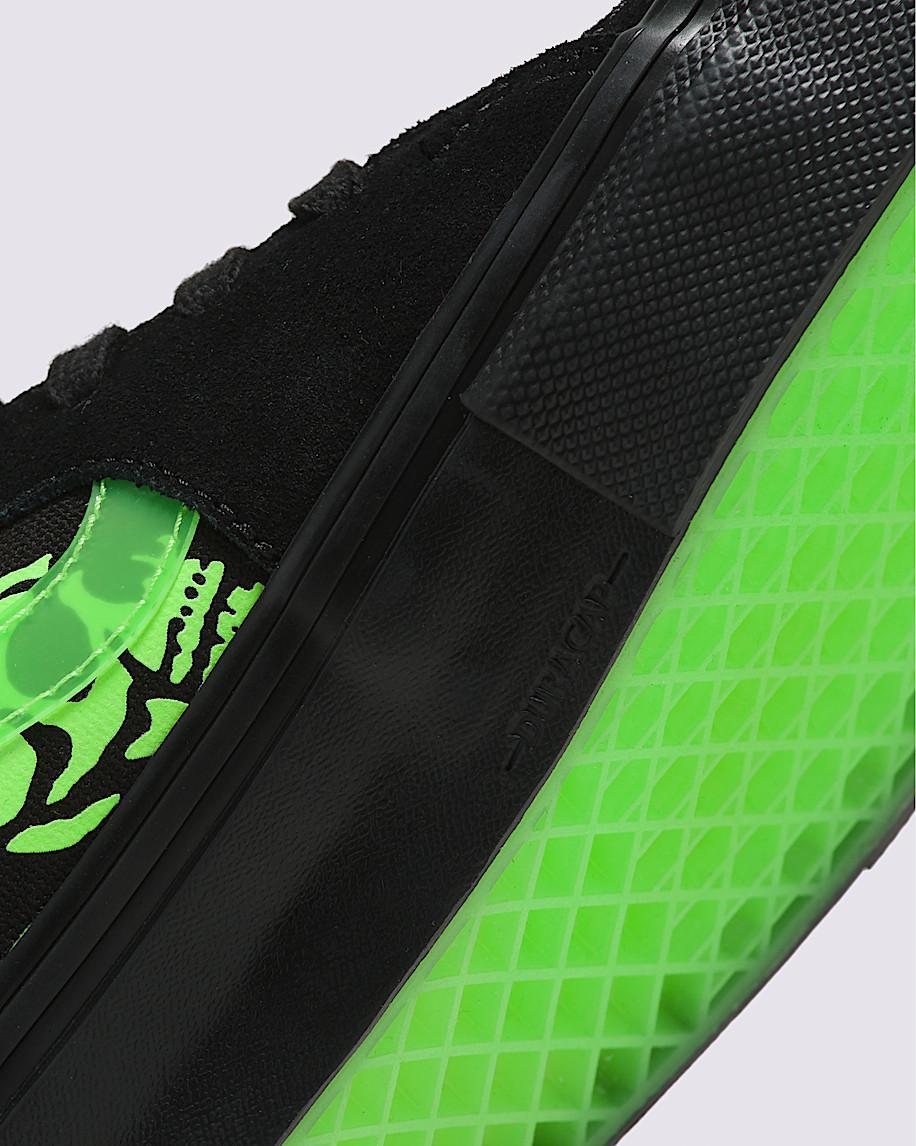 Skate Sk8-Hi Skulls Shoe in Black / Green| Vans US Product Image