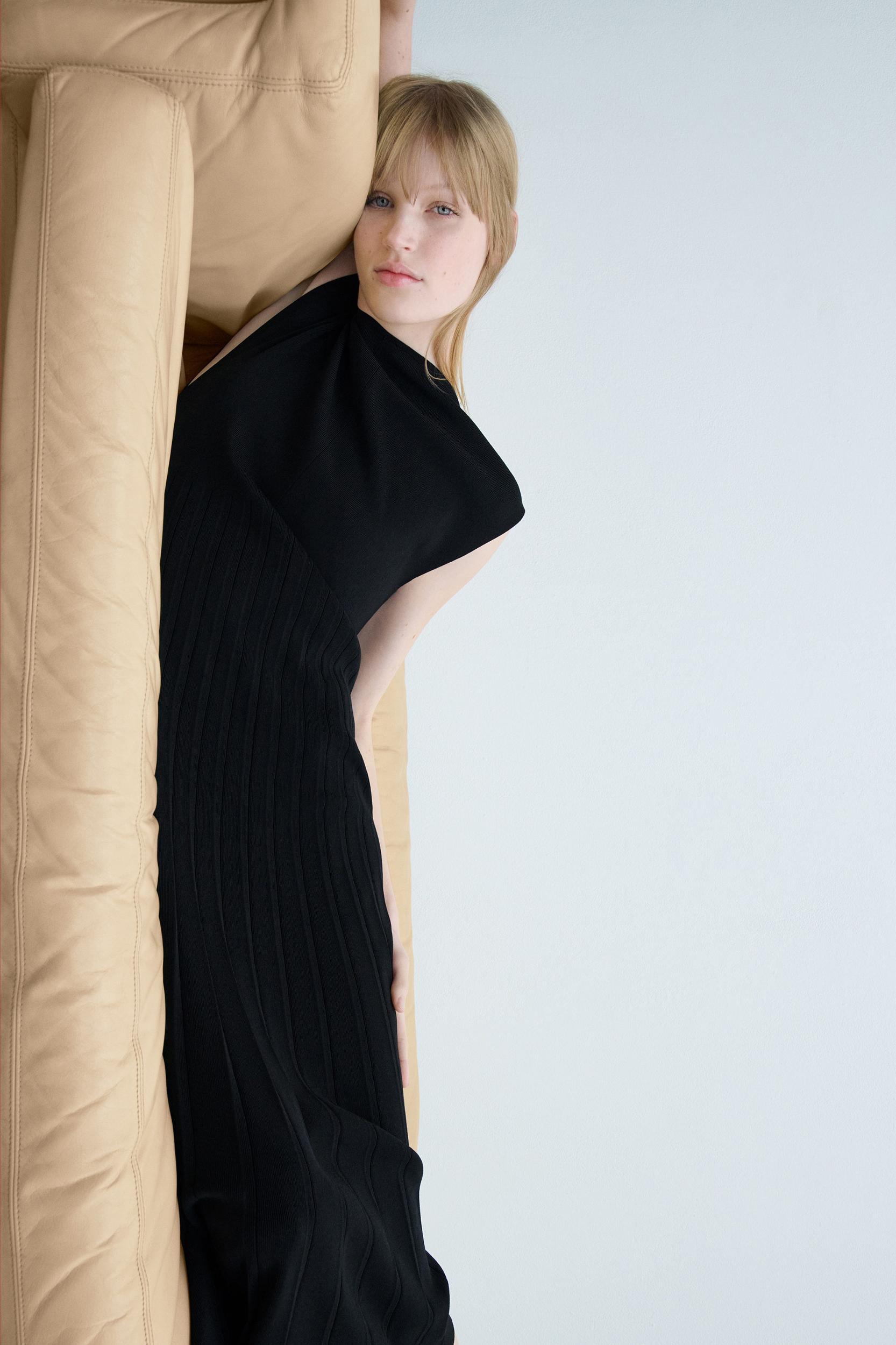 KNITTED PLEATED MAXI DRESS Product Image