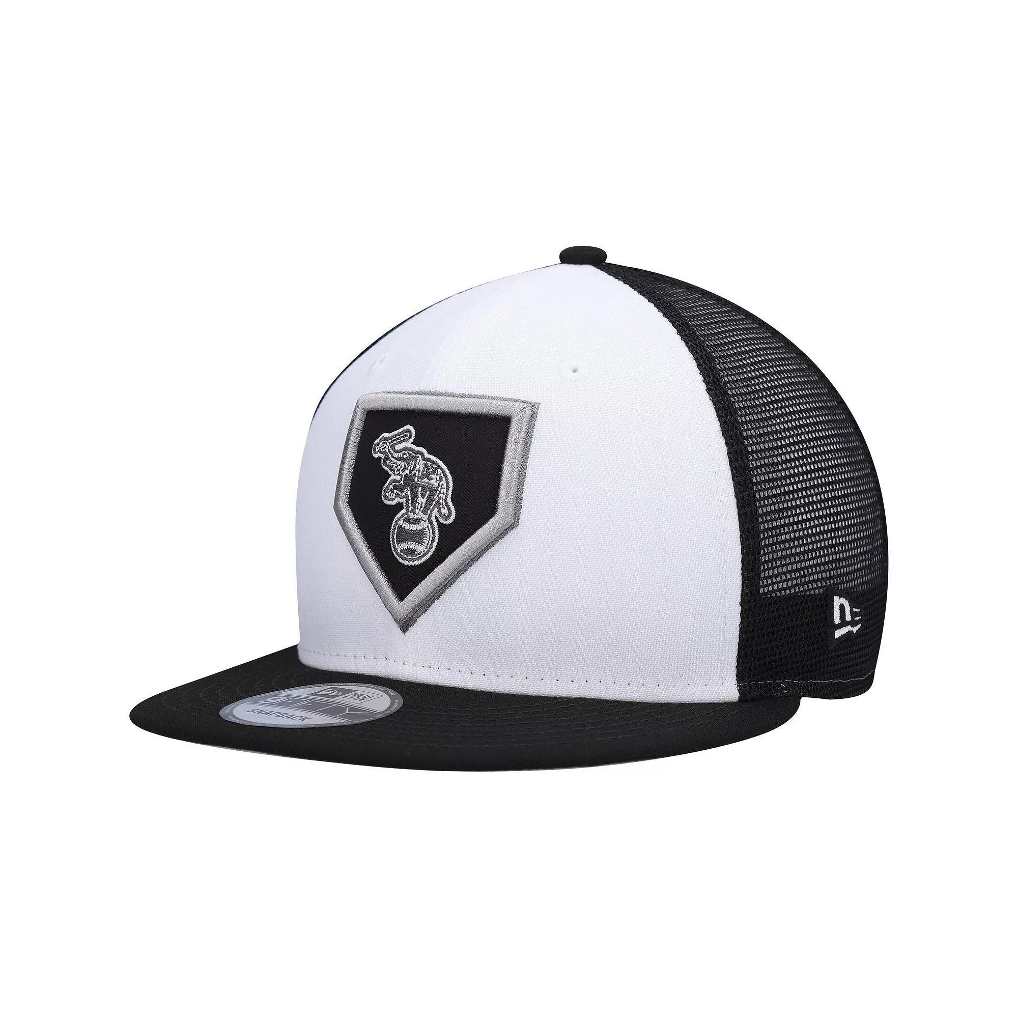 Men's New Era White/Black Oakland Athletics 2022 Clubhouse Trucker 9FIFTY Snapback Hat Product Image