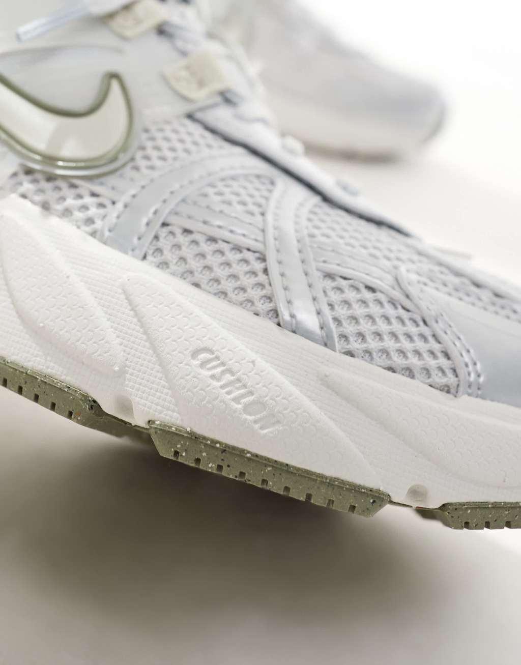 Nike V2K Run sneakers in gray and white Product Image