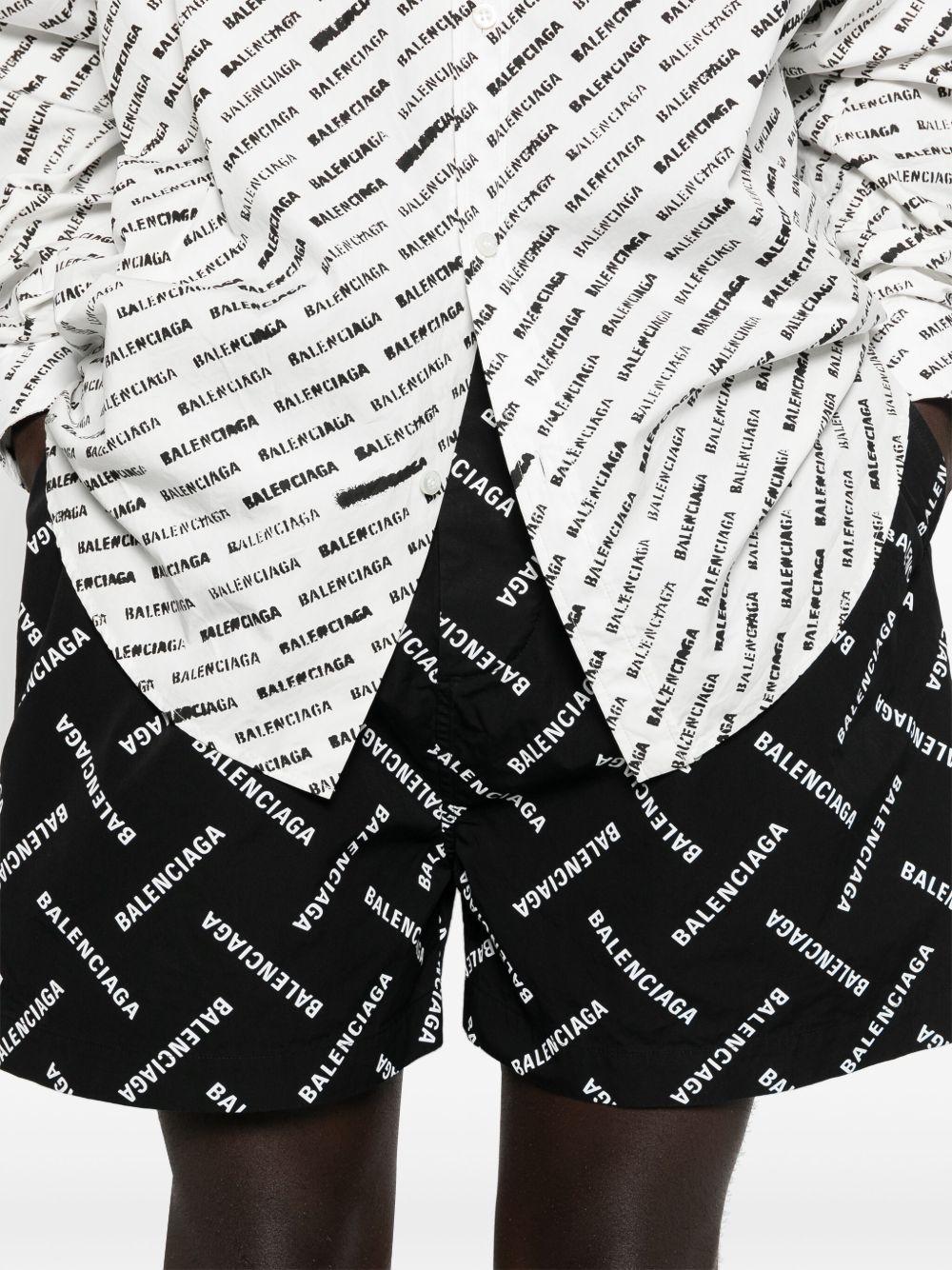 logo-print shorts Product Image