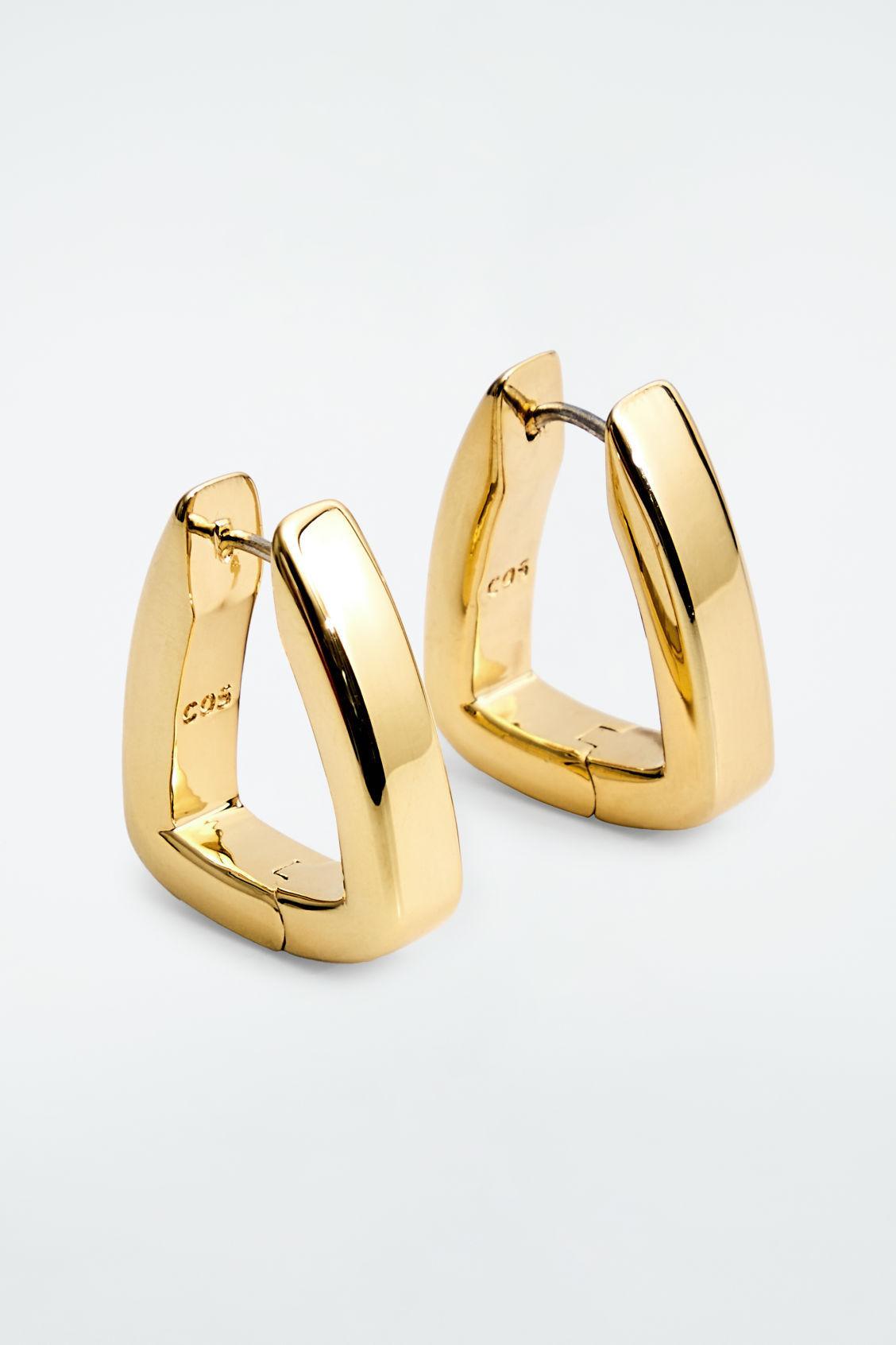 SQUARED HOOP EARRINGS Product Image