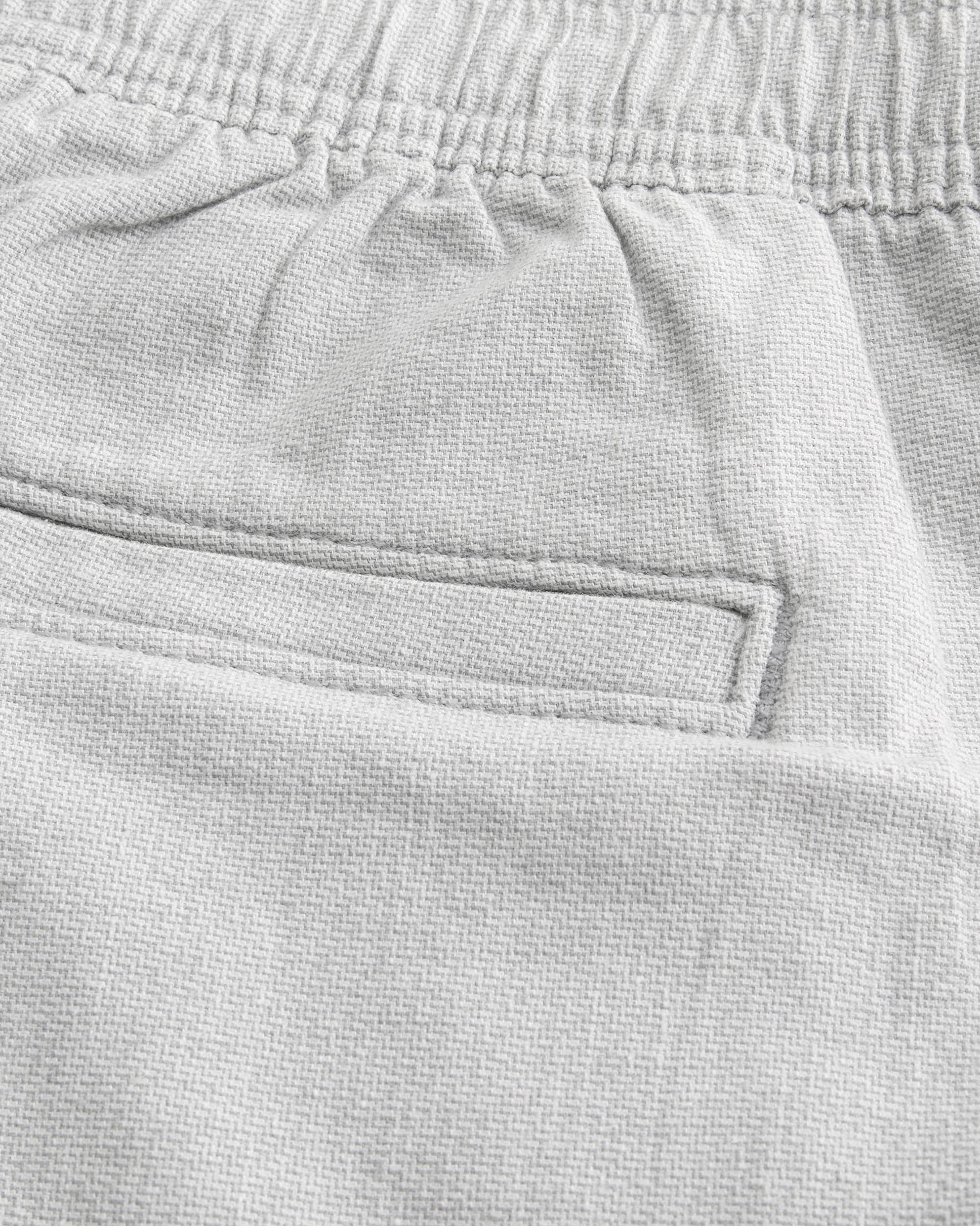 Mid-Thigh Twill Pull-On Shorts Product Image