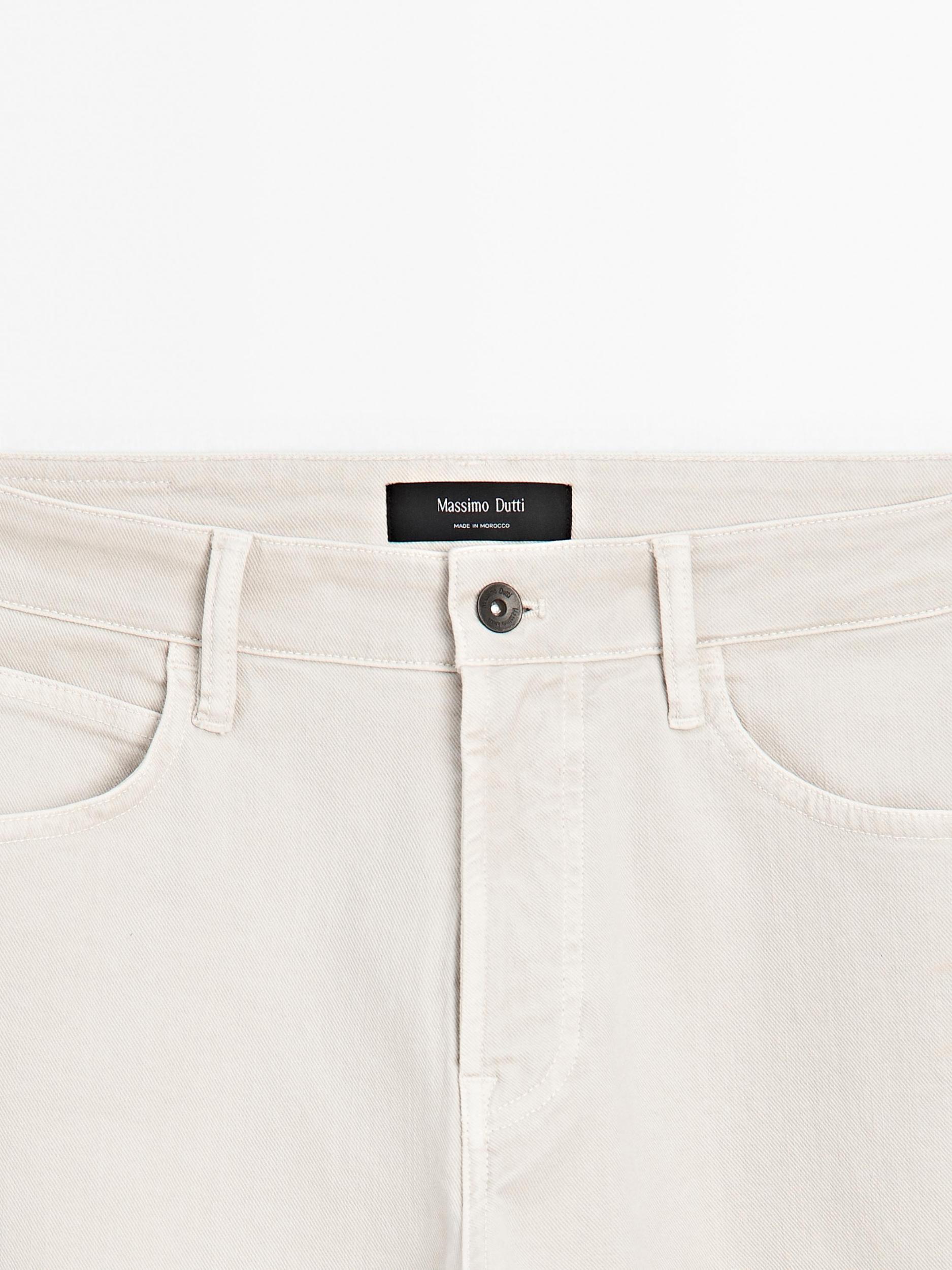 Tapered fit jeans Product Image