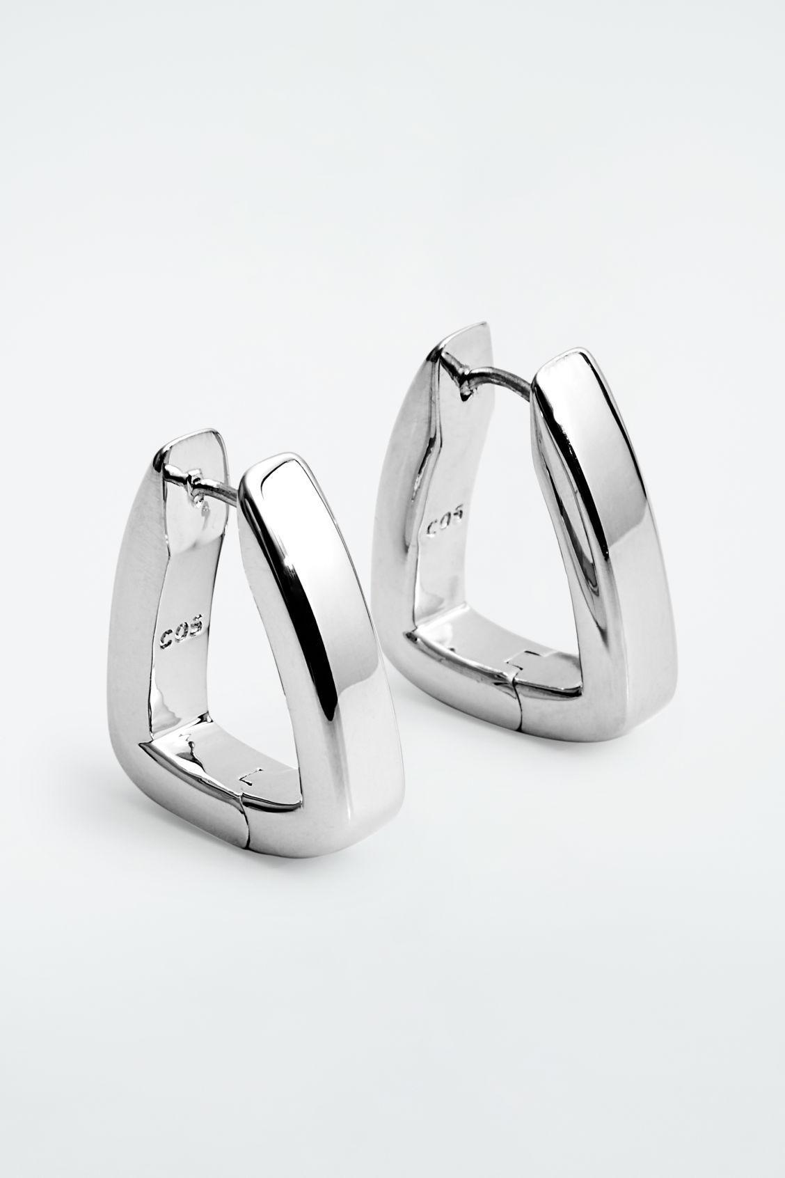 SQUARED HOOP EARRINGS Product Image