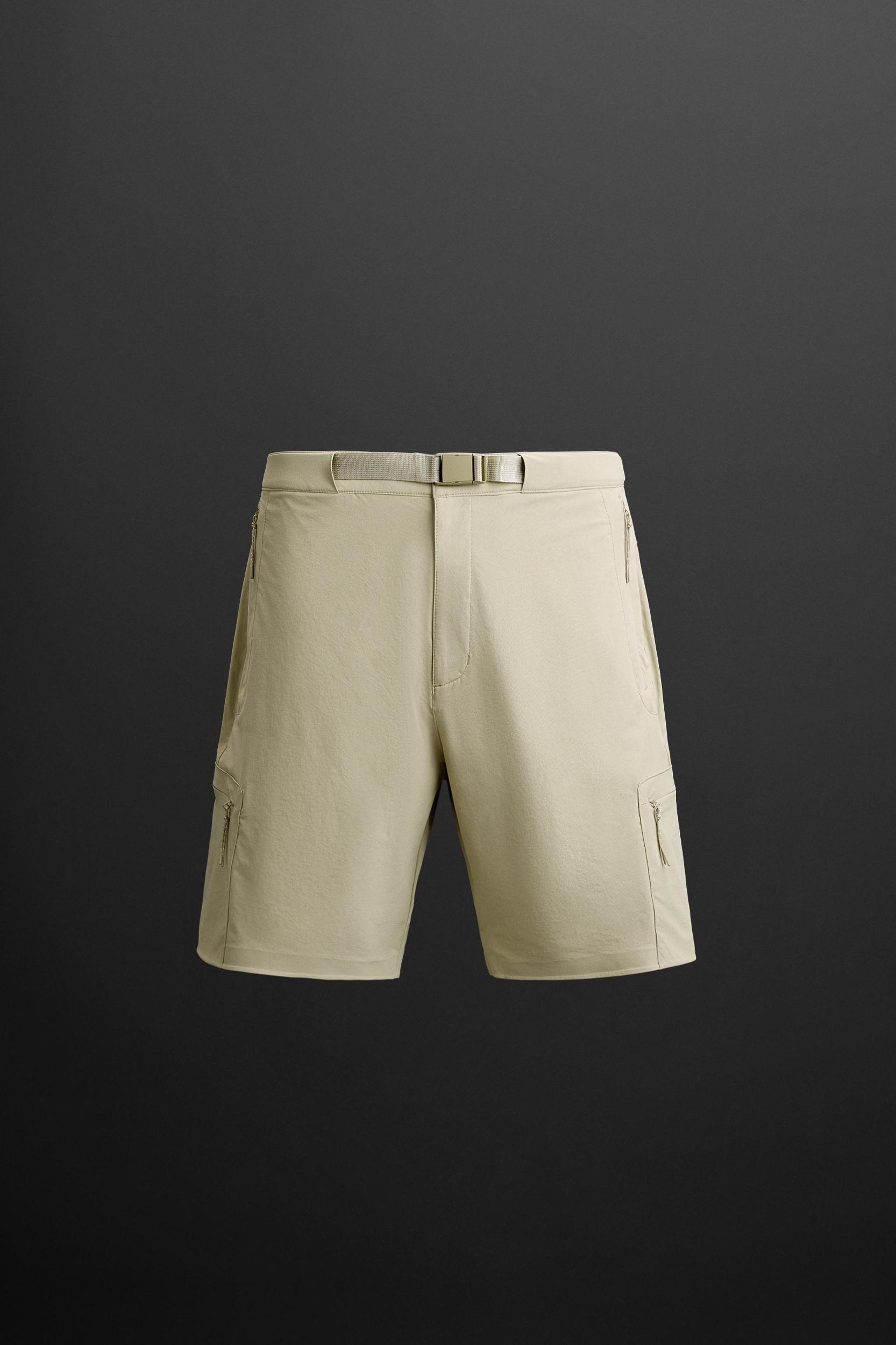 TECHNICAL CARGO SHORTS Product Image