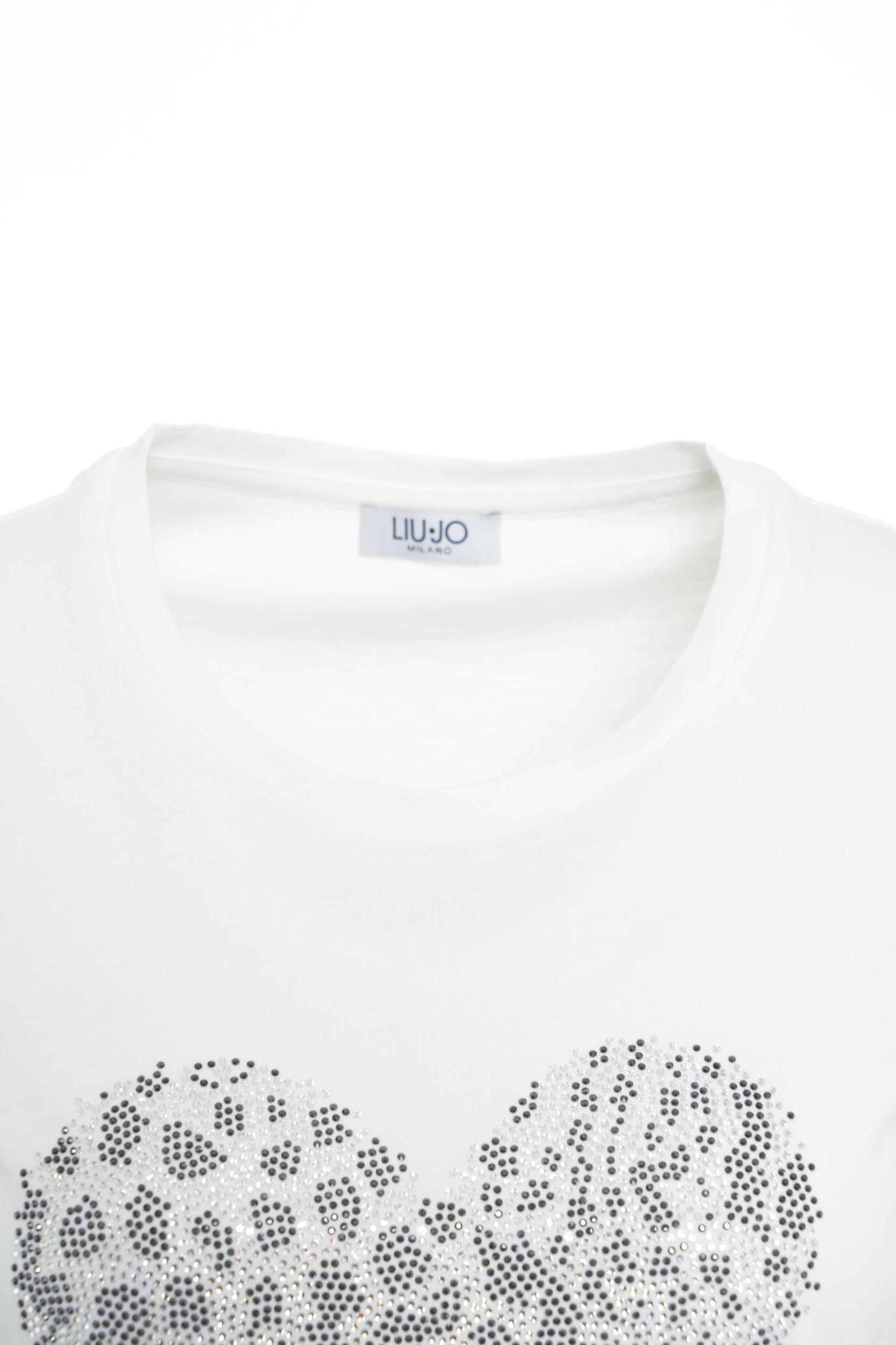 T-shirt with rhinestone application Product Image