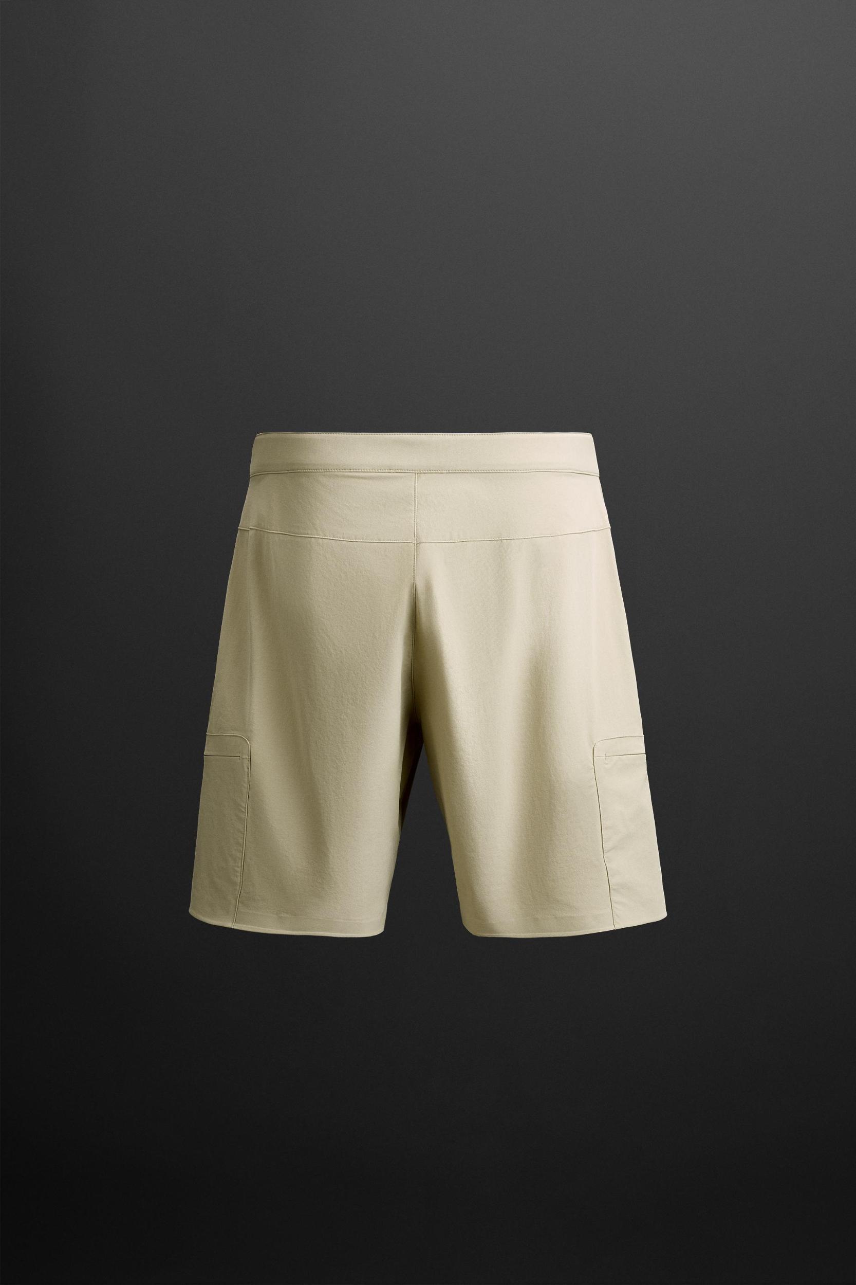 TECHNICAL CARGO SHORTS Product Image