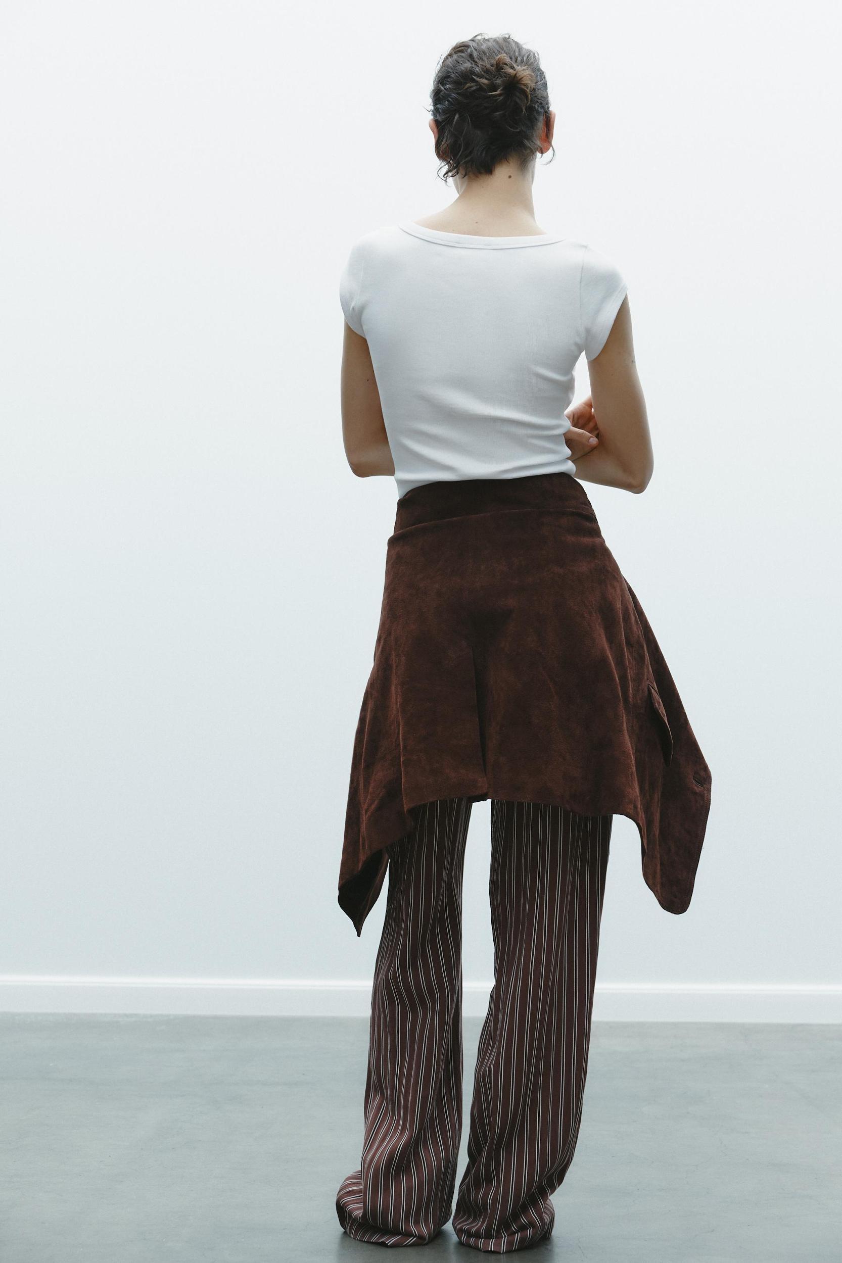 SCOOP NECK TOP Product Image