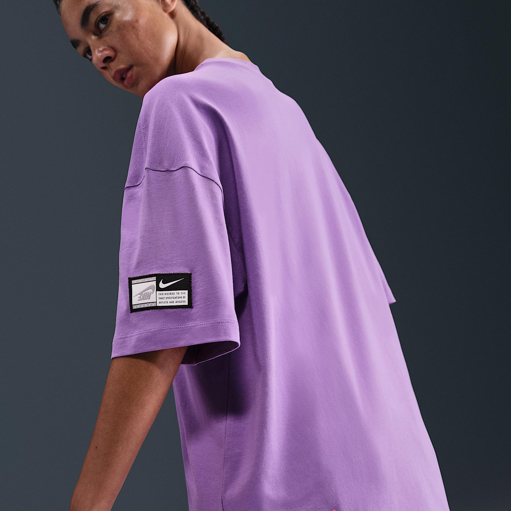 Womens Nike Sportswear Oversized Graphic T-Shirt | FZ1146-521 Product Image