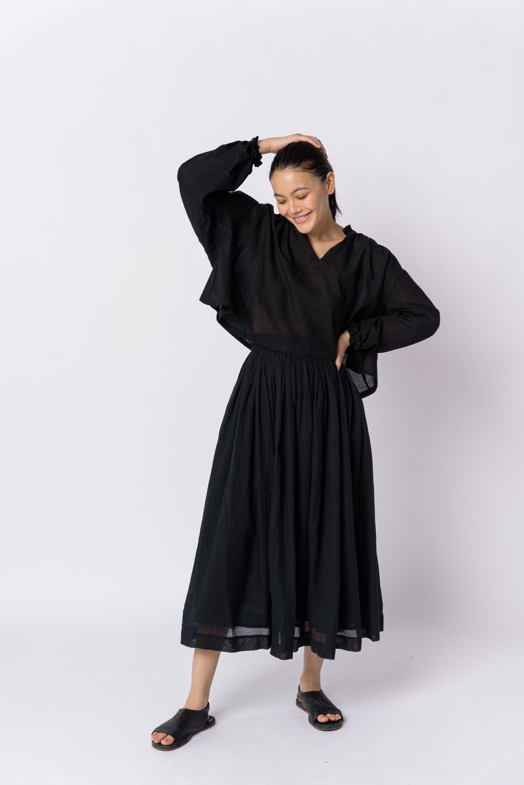 Black cotton flared top Product Image