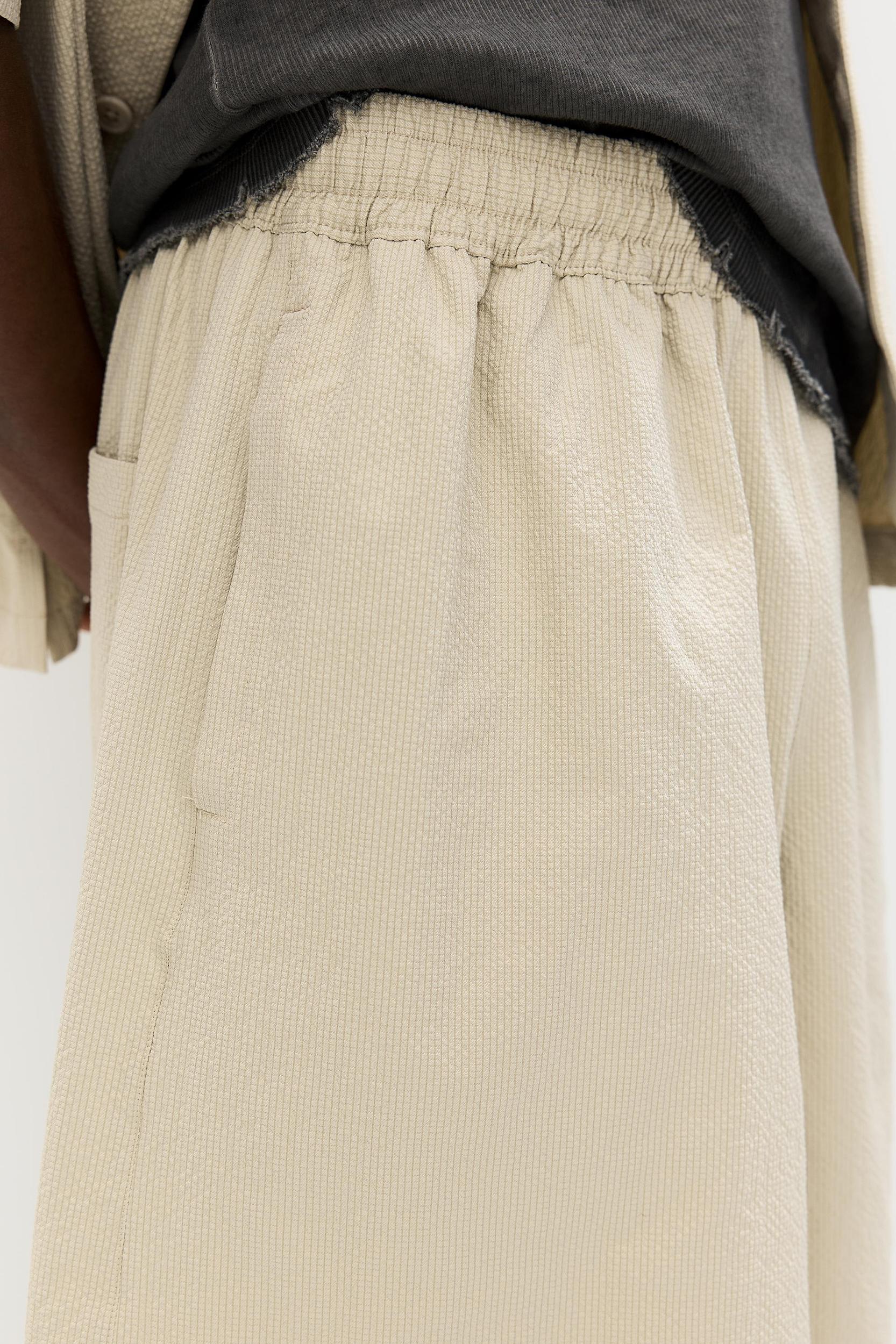 Seersucker Bermuda short sweatpants Product Image