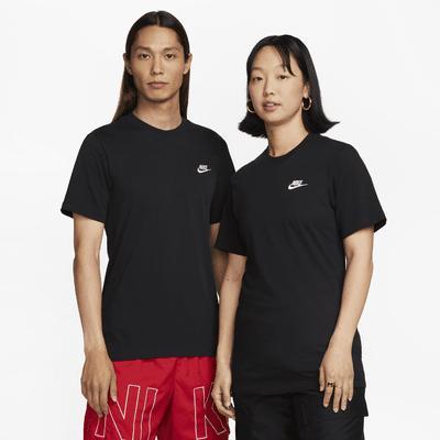 Nike Sportswear Club T-Shirt Product Image