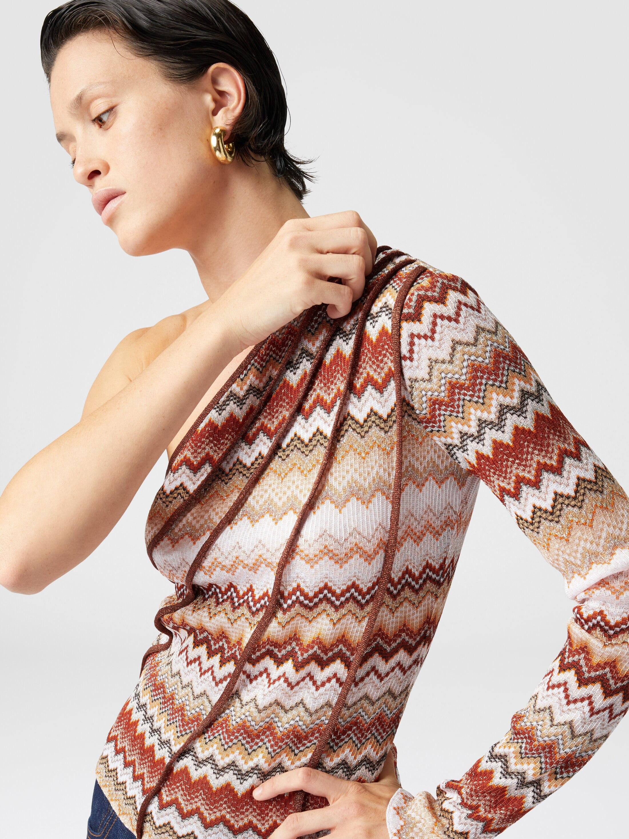 One-shoulder top with serrated lamé zigzag pattern and ribs Product Image