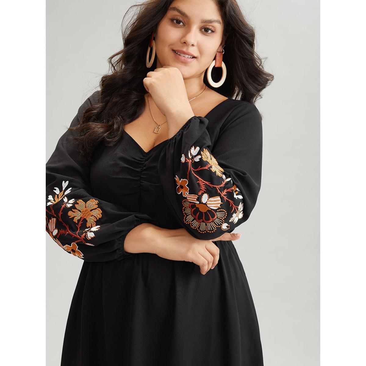Plus Size Floral Embroidered Ruched Square Neck Dress Black Women Vacation Elastic cuffs Square Neck Long Sleeve Curvy Midi Dress BloomChic 30/6X Product Image
