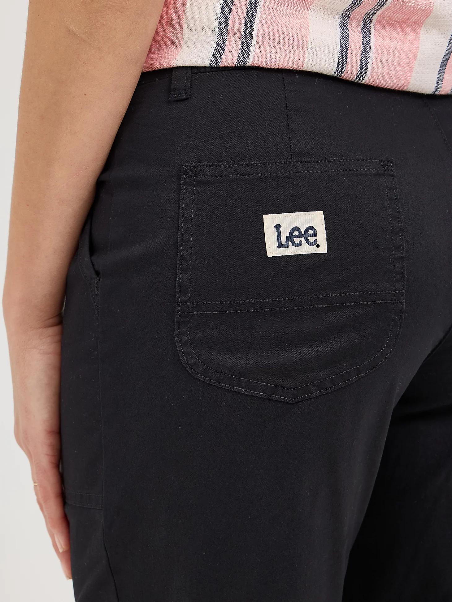 Women's Ultra Lux Comfort with Flex-to-Go Relaxed Fit Utility Skimmer | Women's Capris & Crops | Lee® Product Image