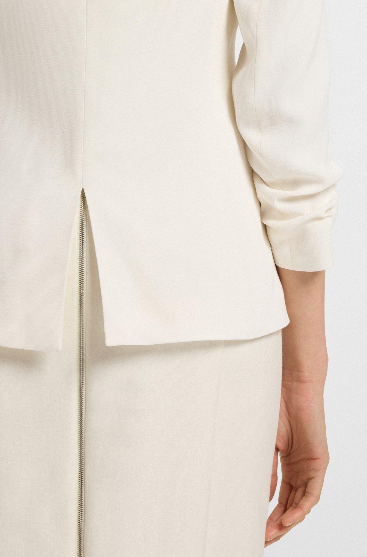 Slim-fit blazer with press-stud closure Product Image