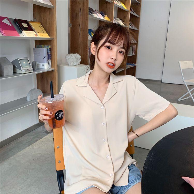 Short-Sleeve Collared Button-Up Blouse Product Image