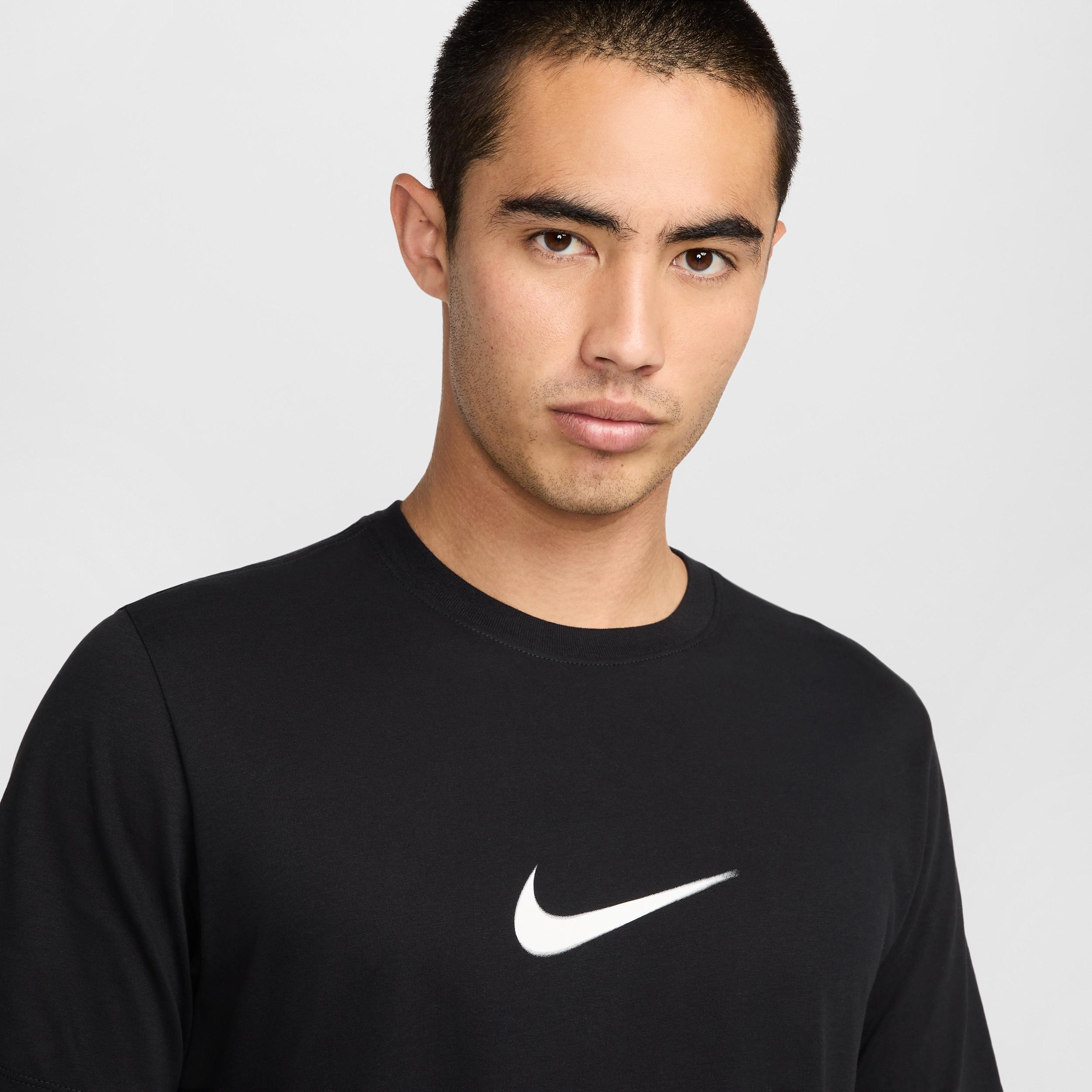 Nike Men's Dri-FIT Fitness T-Shirt Product Image