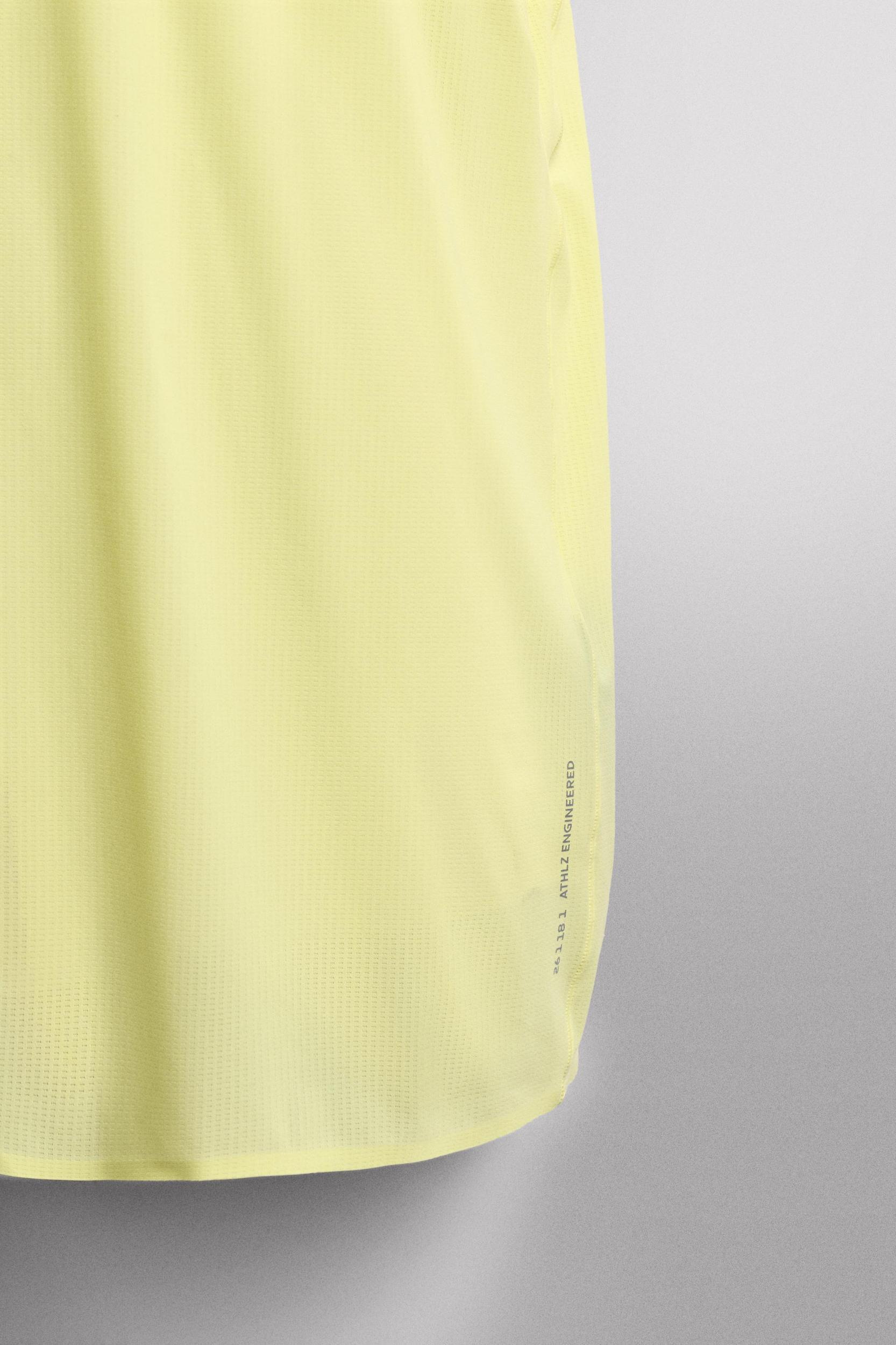 LIGHTWEIGHT TECHNICAL T-SHIRT Product Image