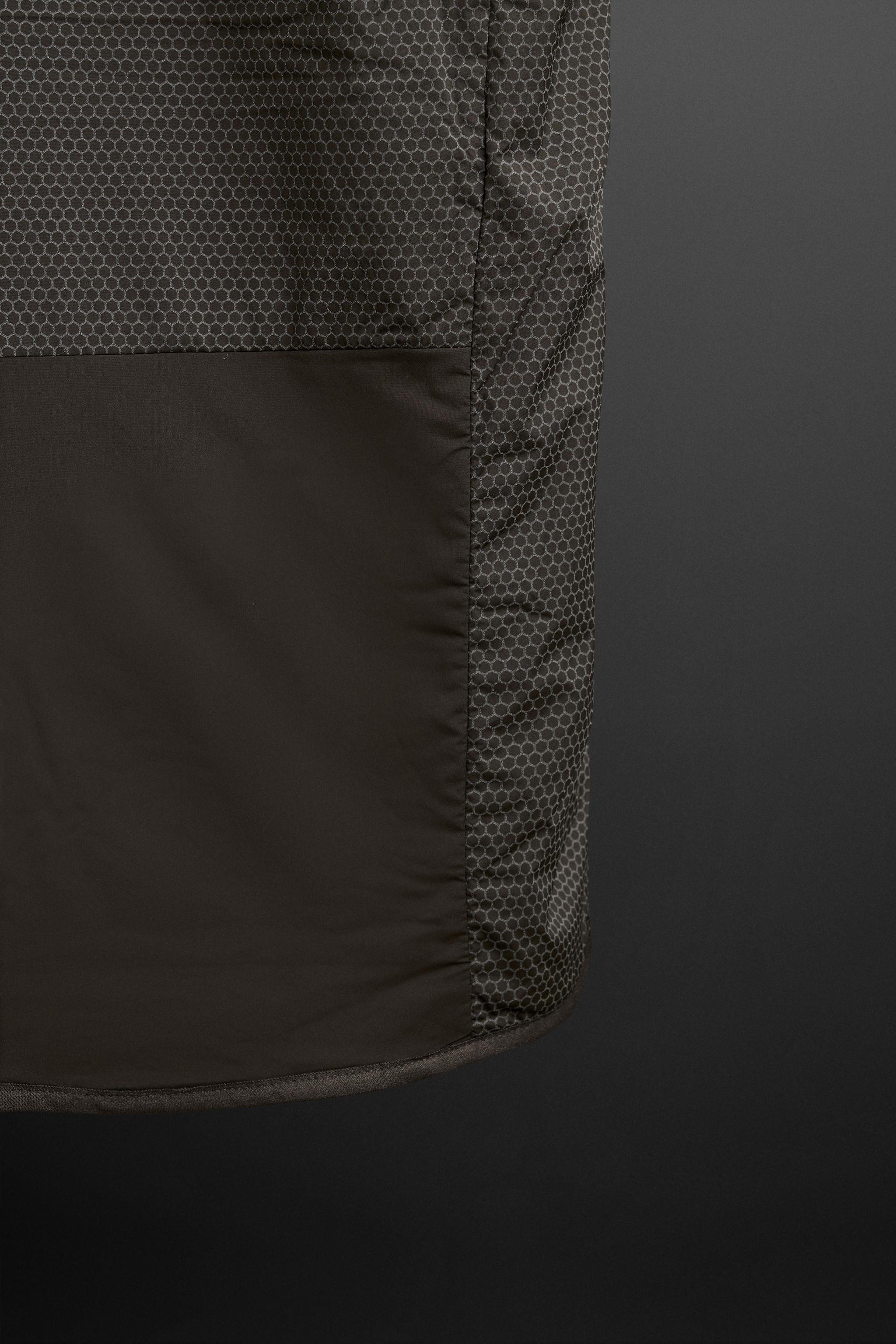 LIGHTWEIGHT TECHNICAL VEST Product Image