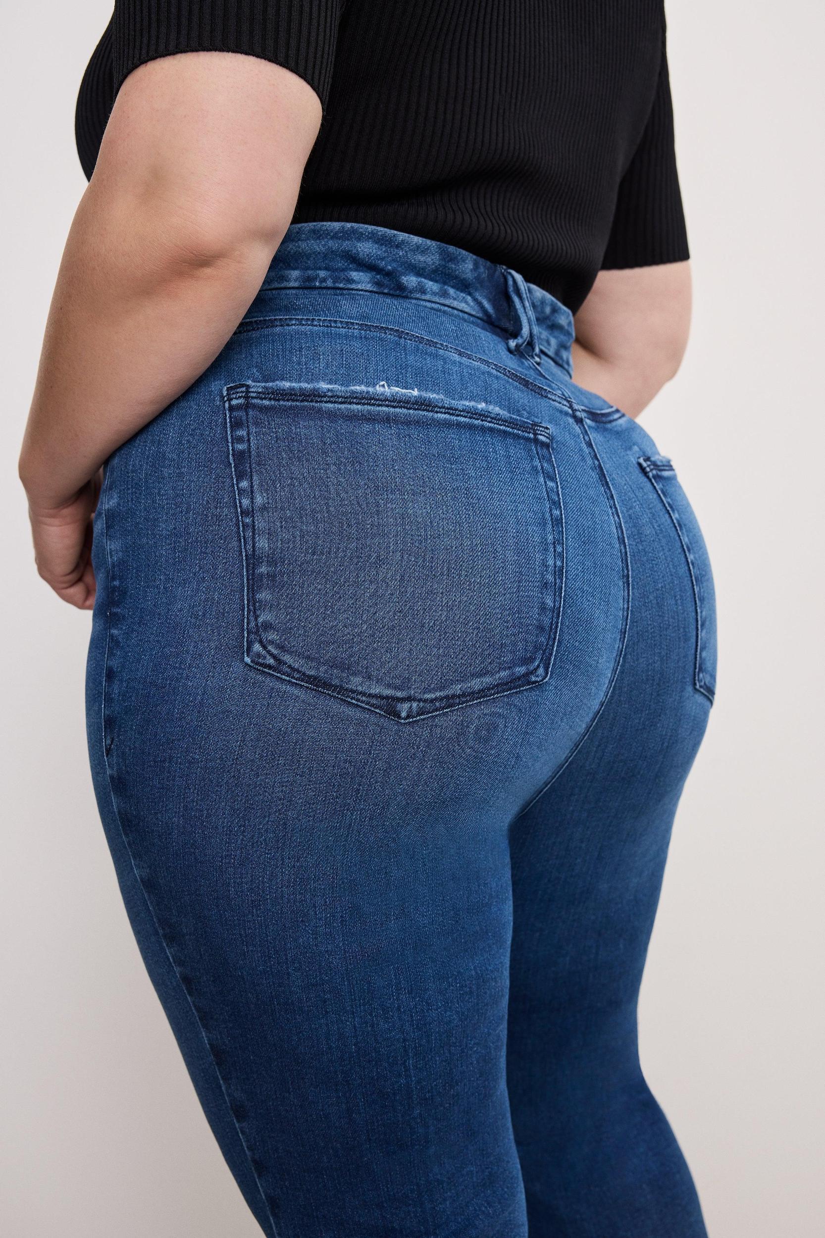 SOFT-TECH GOOD LEGS CROPPED MINI BOOT JEANS | INDIGO891 Product Image