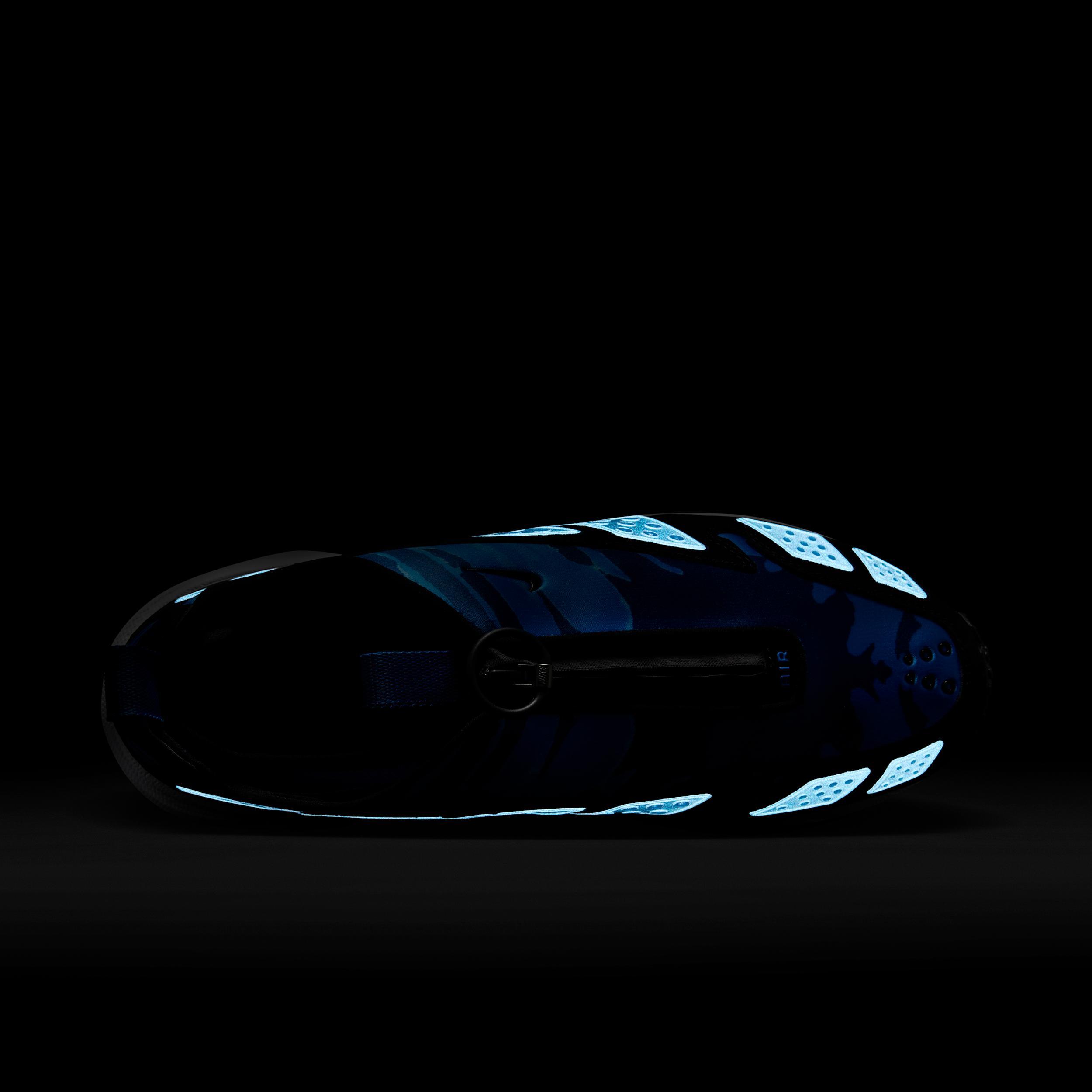 Nike Womens Air Max SNDR Camo Shoes | IB6863-400 Product Image