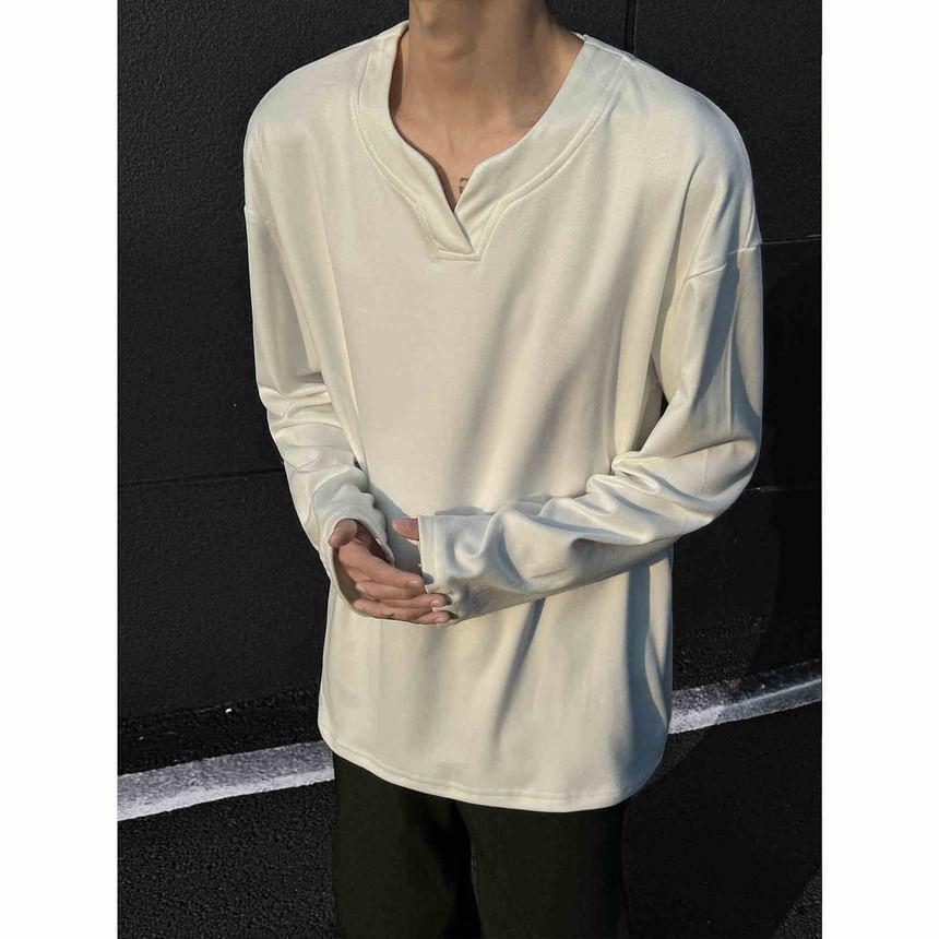 Long-Sleeve Notch Neck Plain T-Shirt Product Image