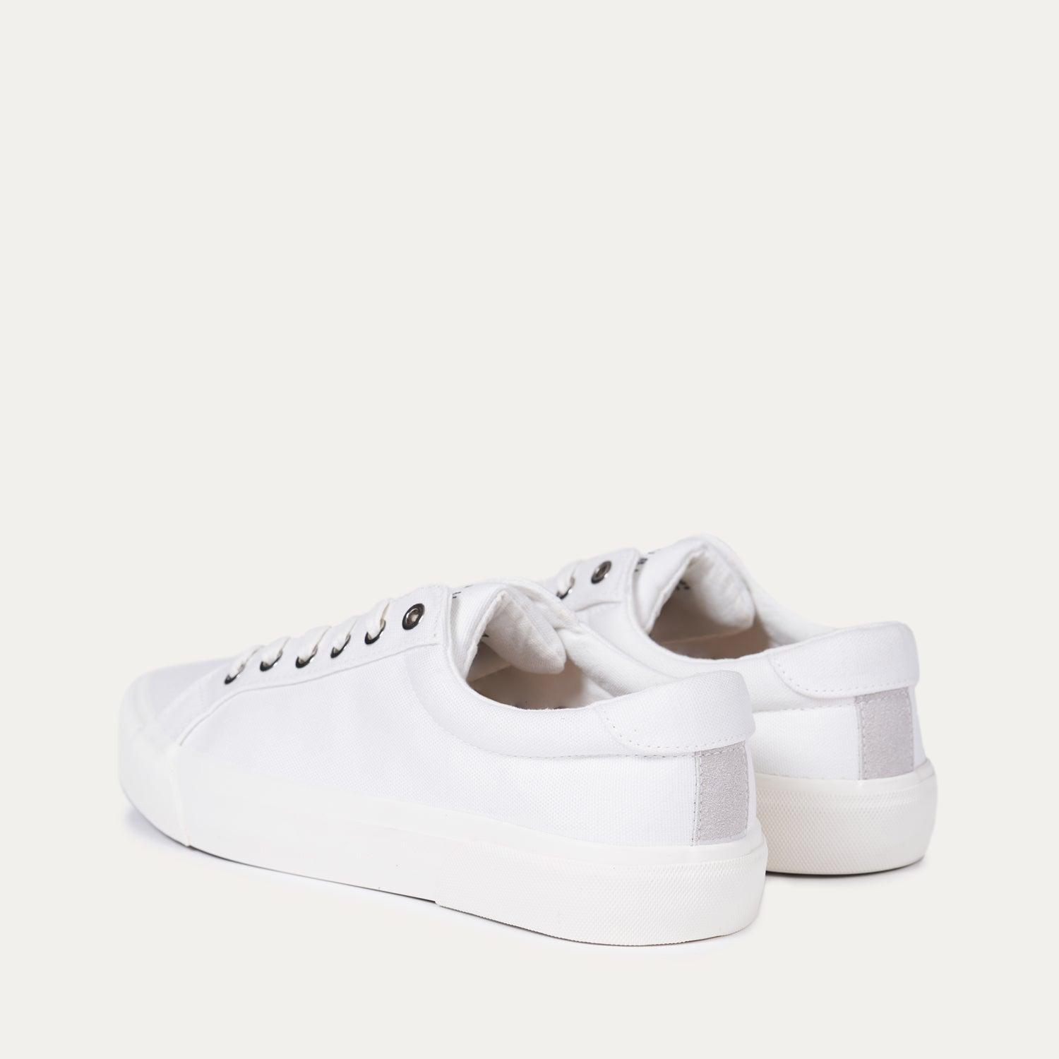 Bowery Canvas Sneaker Male Product Image