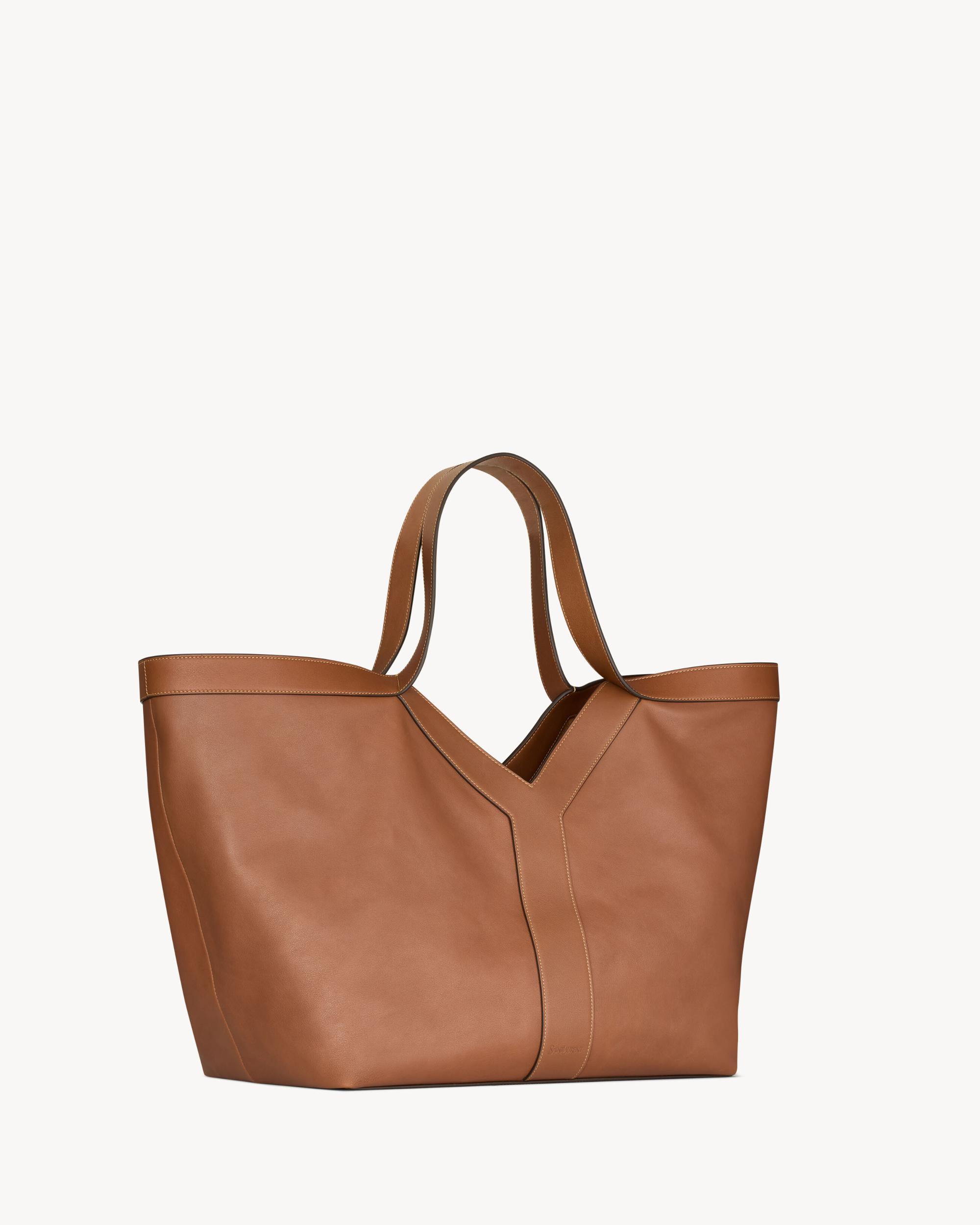 Y TOTE IN LEATHER Product Image