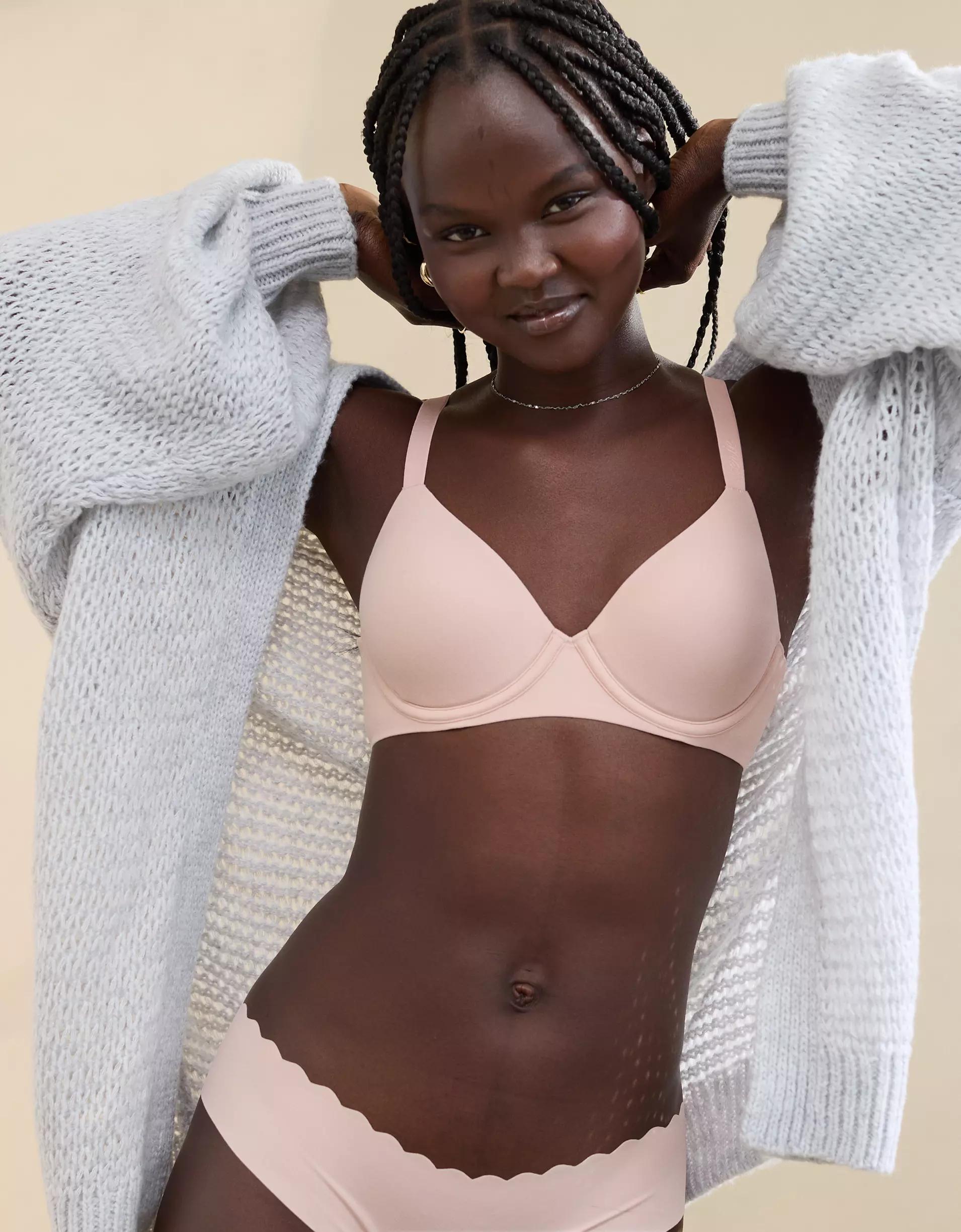 SMOOTHEZ Full Coverage Lightly Lined Bra Product Image