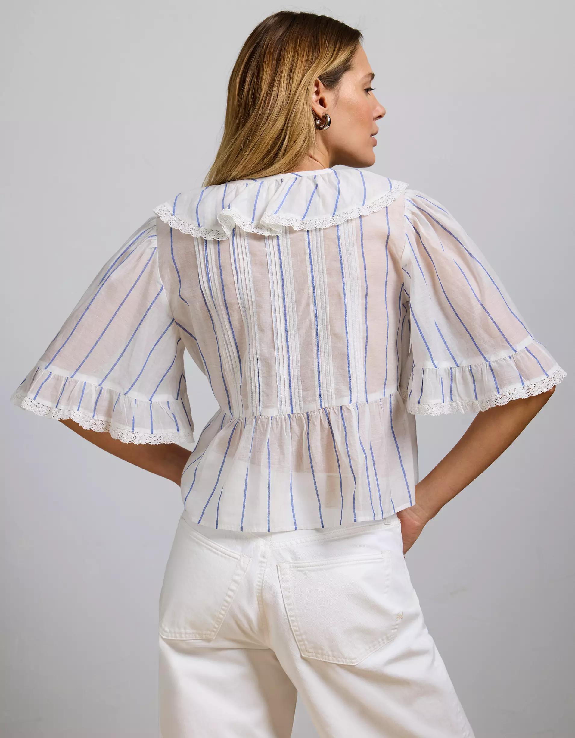 AE77 Premium Ruffle V-Neck Blouse Product Image