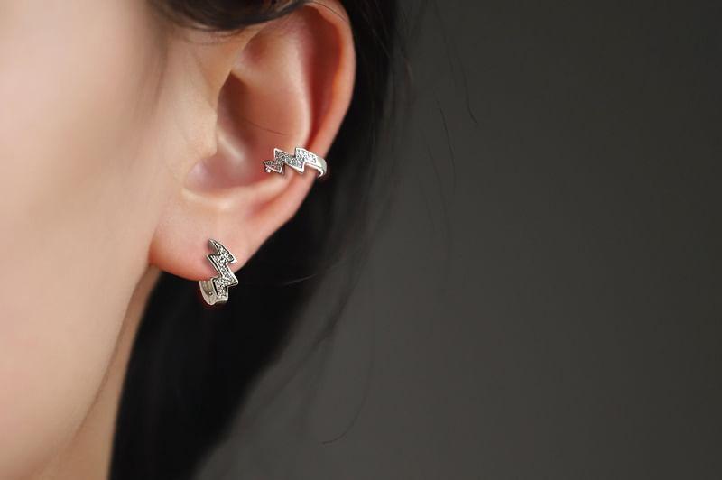 Lightning Rhinestone Alloy Ear Cuff Product Image