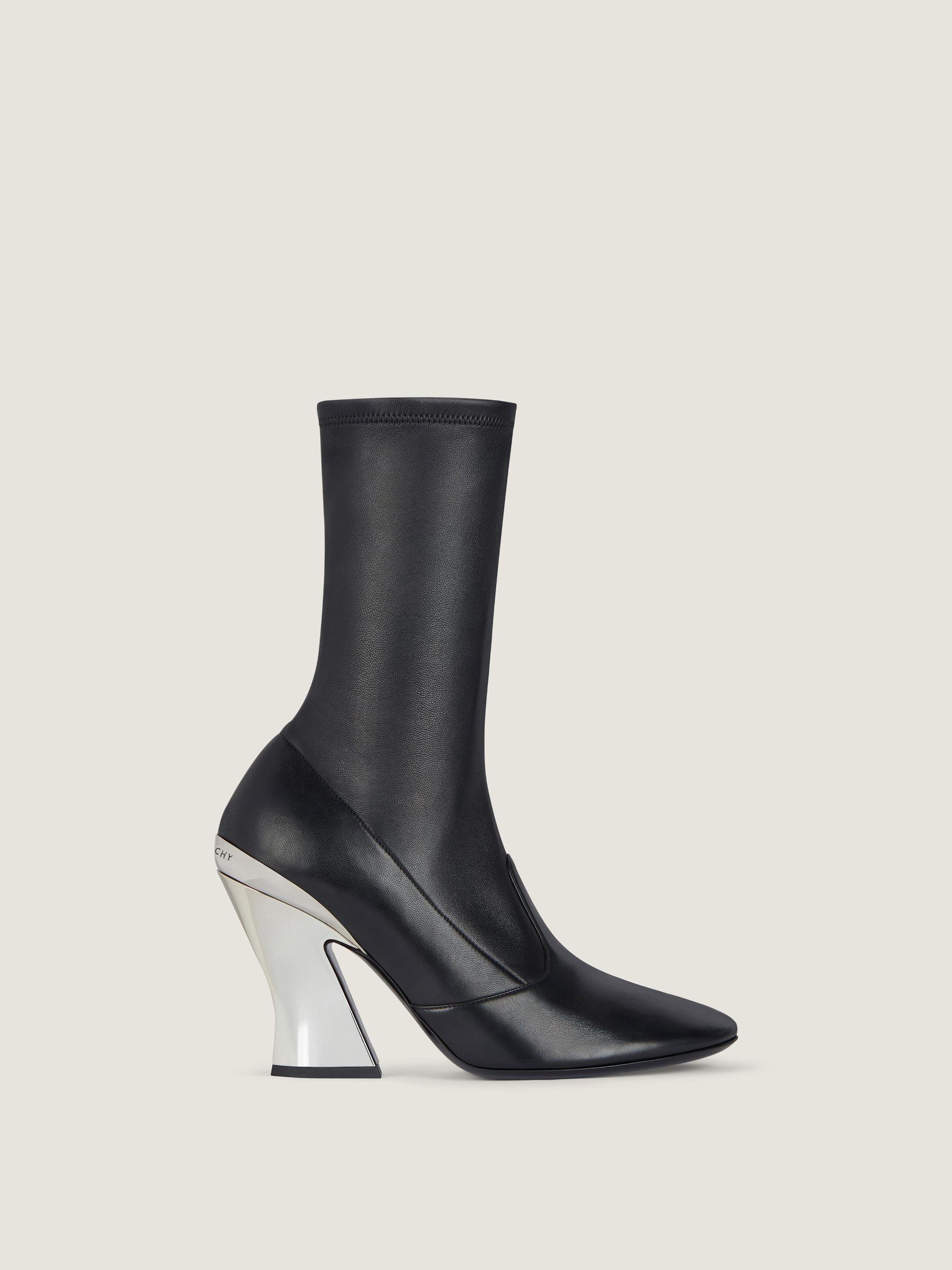 Sculpted ankle boots in nappa leather Product Image